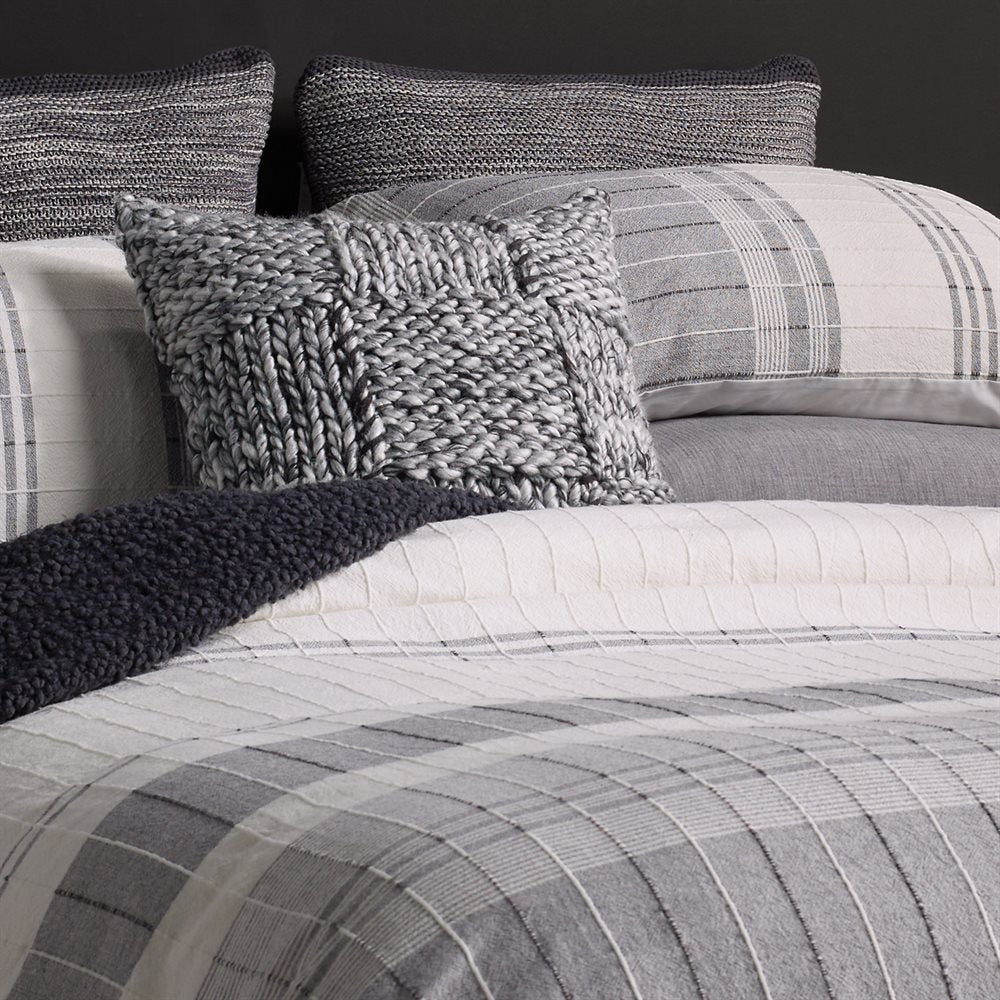 Duvet Cover & Shams Set - Heinrick - Image 2