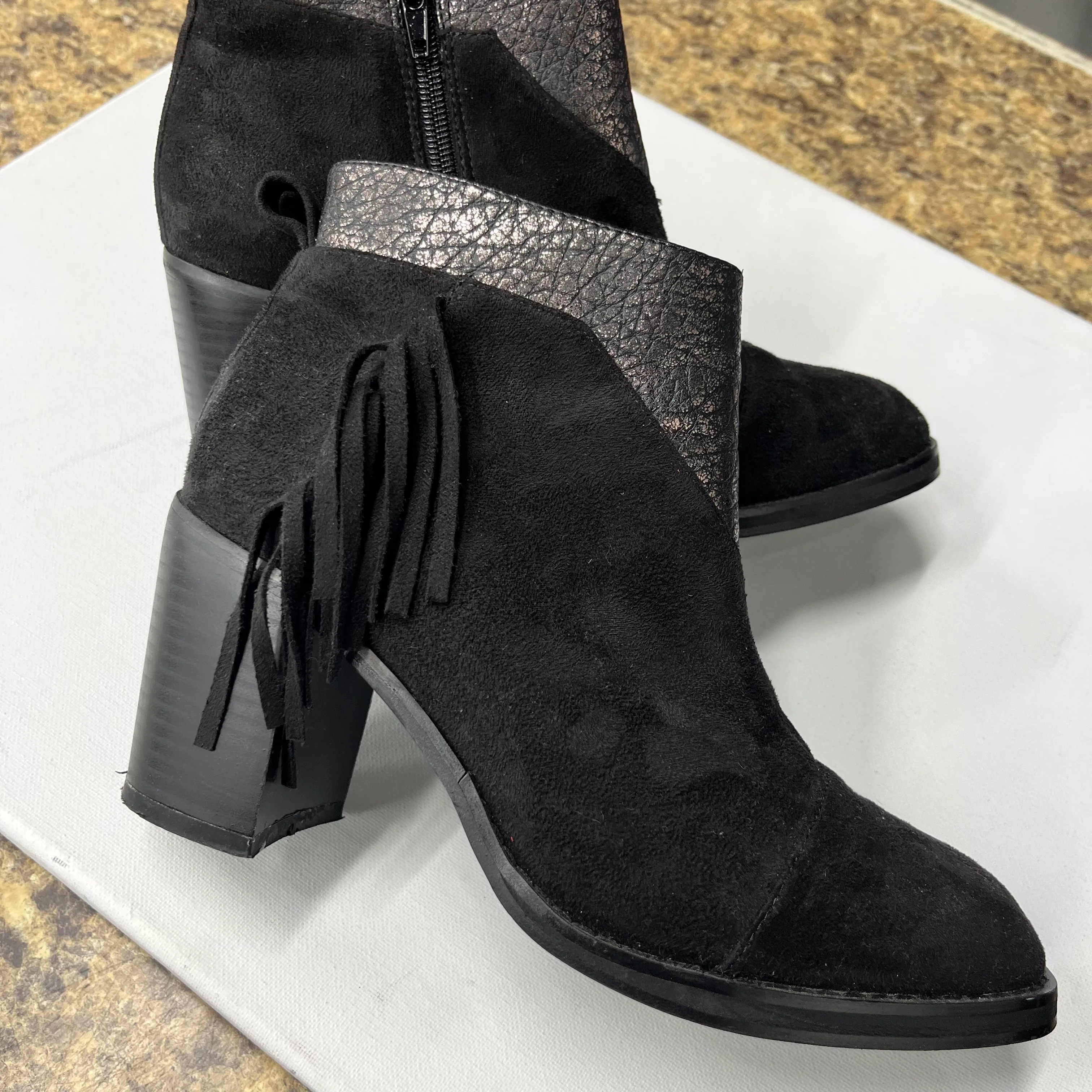 Boots Ankle Heels By Vanessa  Size: 7.5 - Image 3