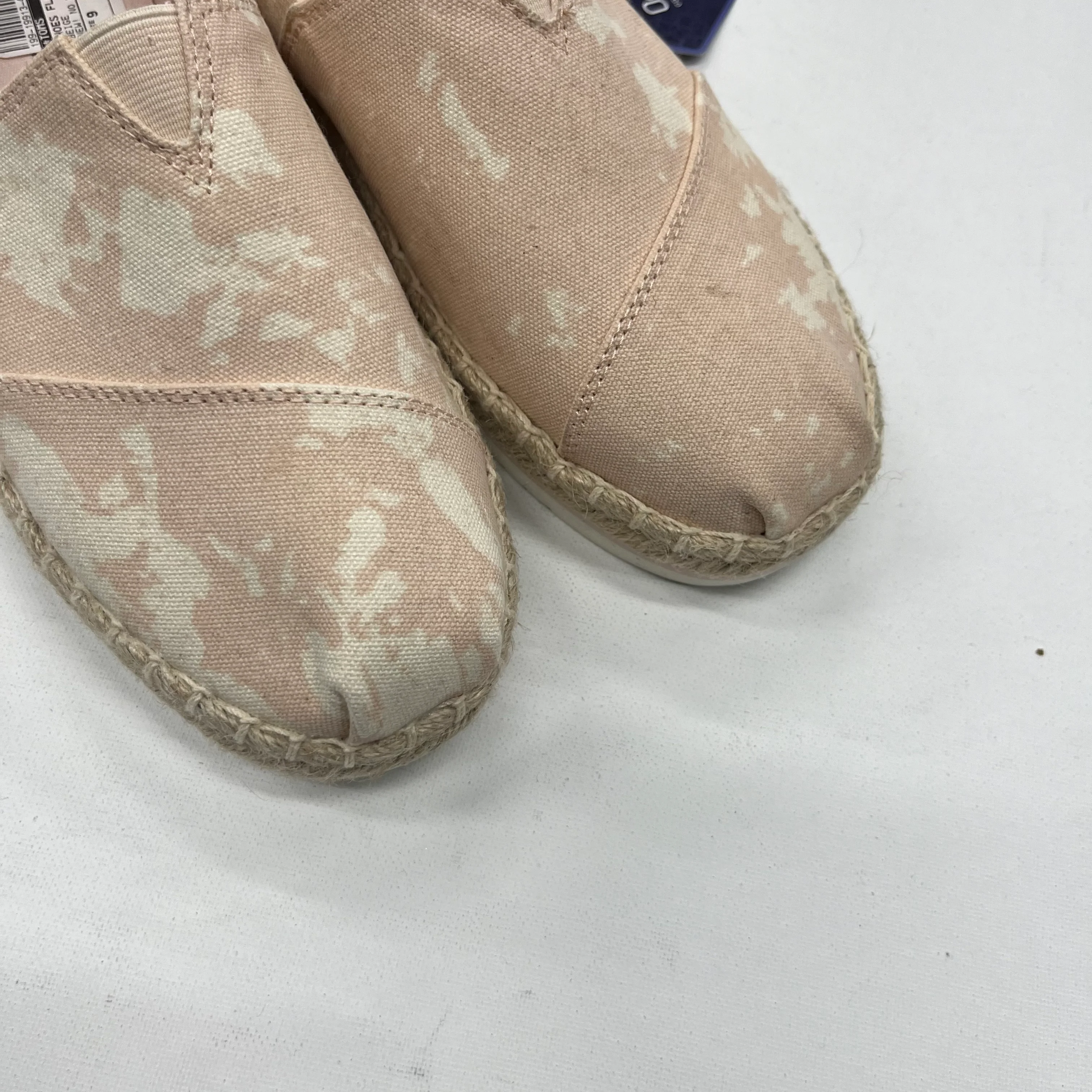 Shoes Flats Espadrille By Toms NWT  Size: 9 - Image 3