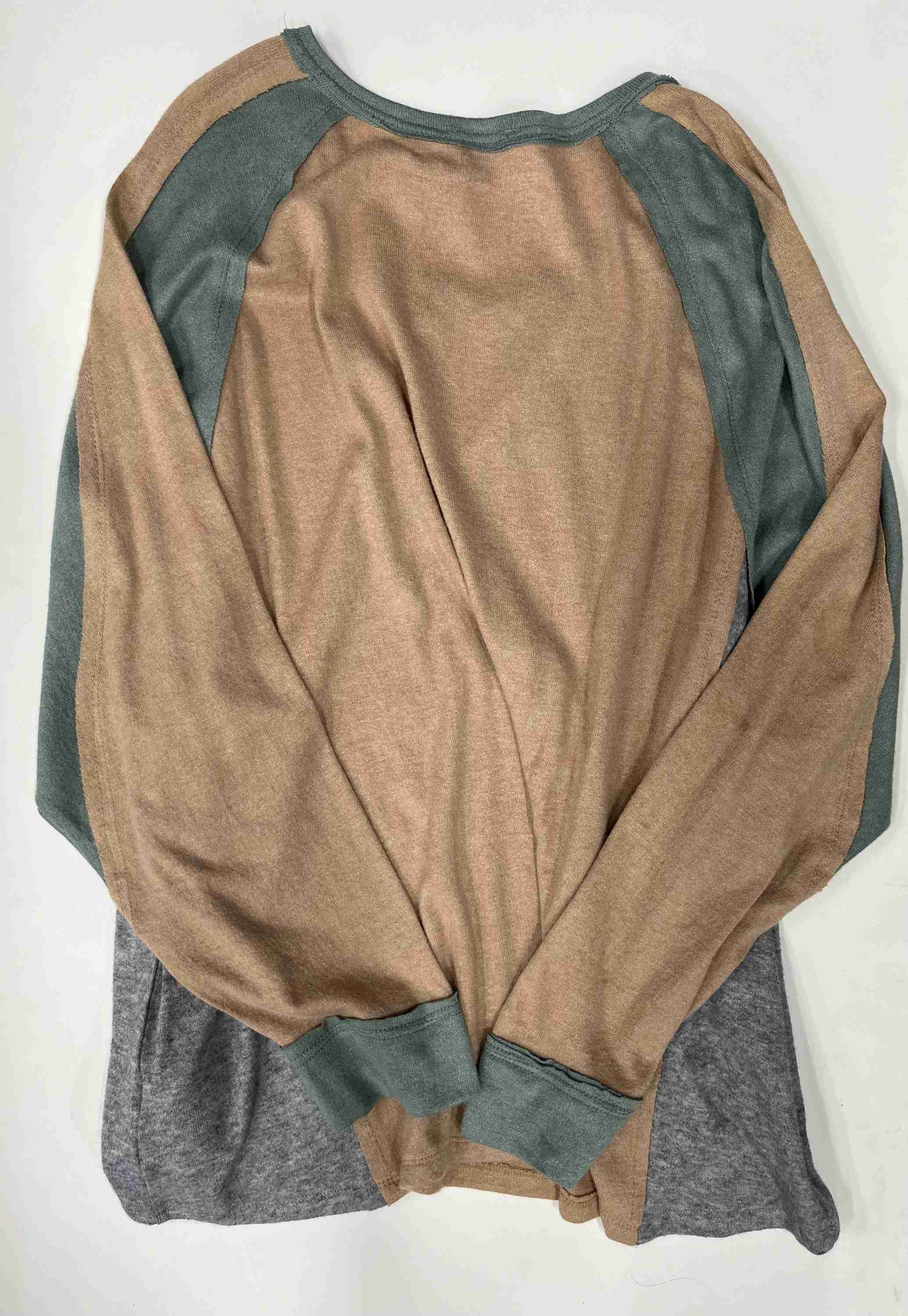 Top Long Sleeve By GiGio  Size: 1x - Image 2