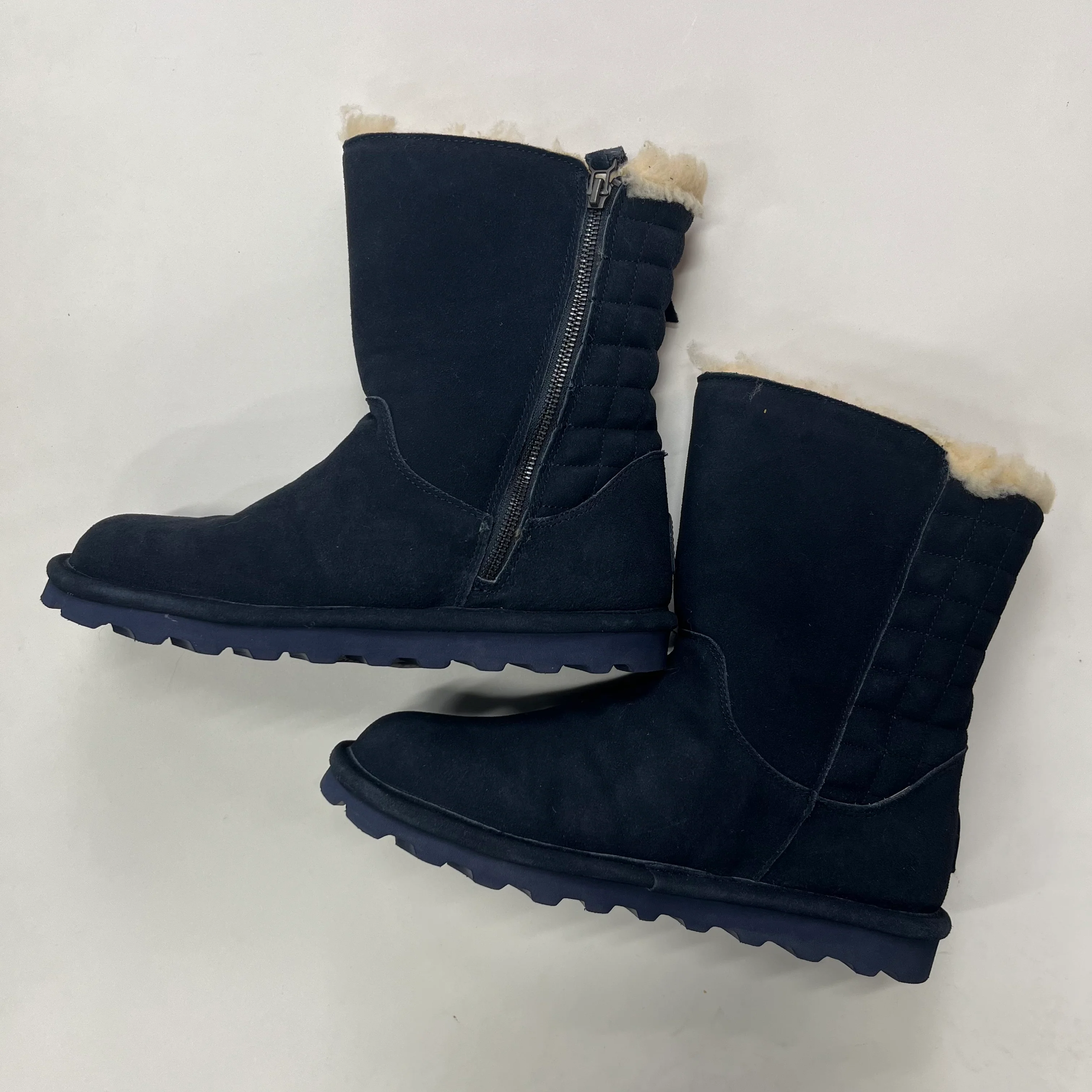 Boots Ankle Flats By Bearpaw  Size: 9 - Image 2