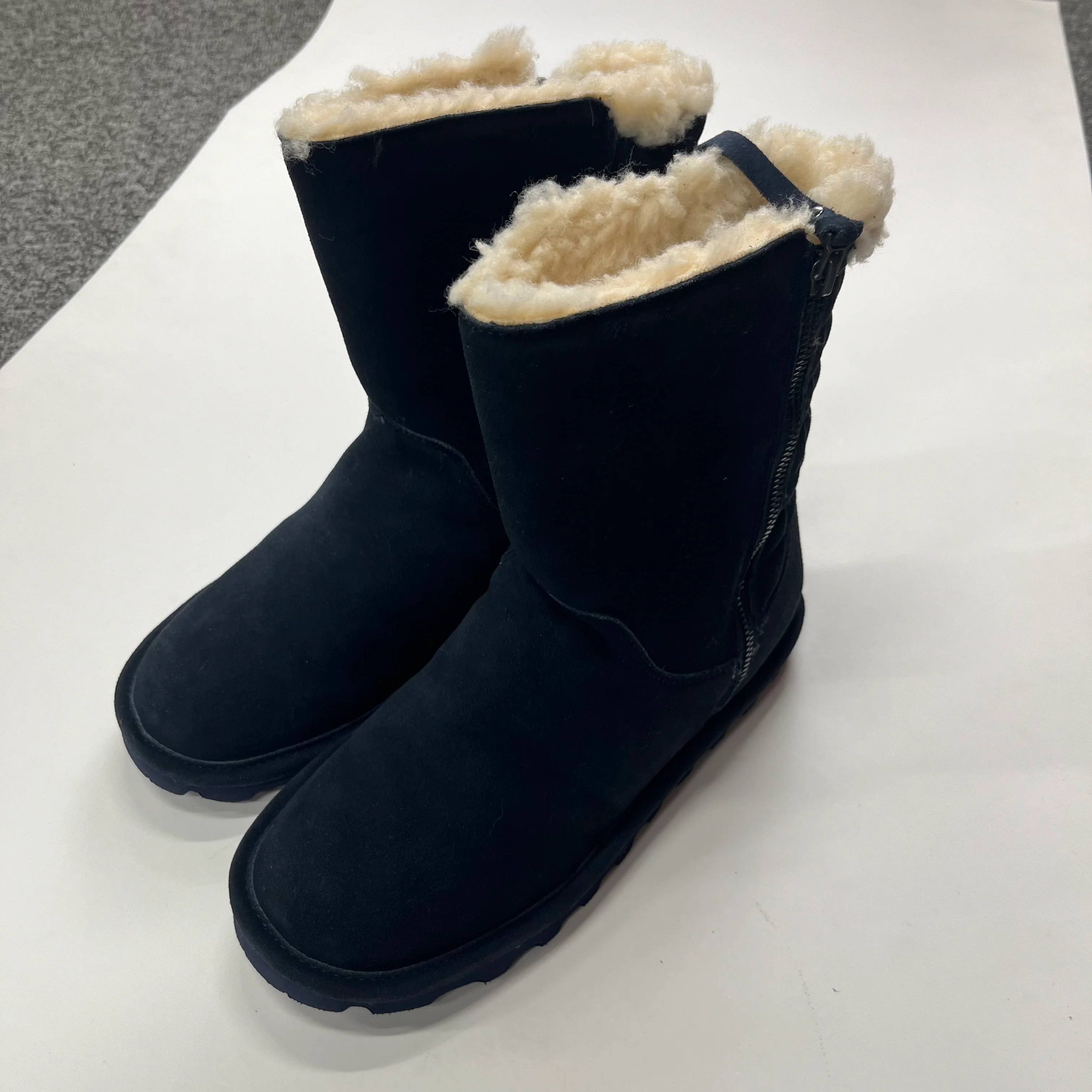 Boots Ankle Flats By Bearpaw  Size: 9 - Image 3