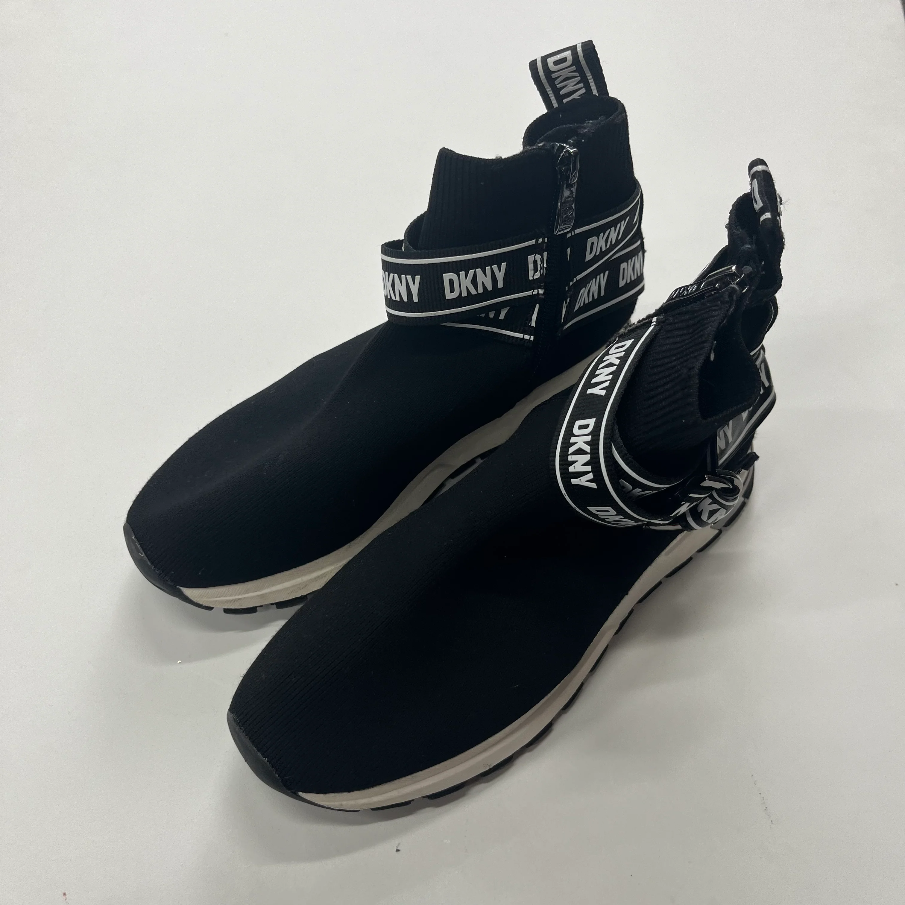 Black Shoes Athletic Dkny, Size 8 - Image 2