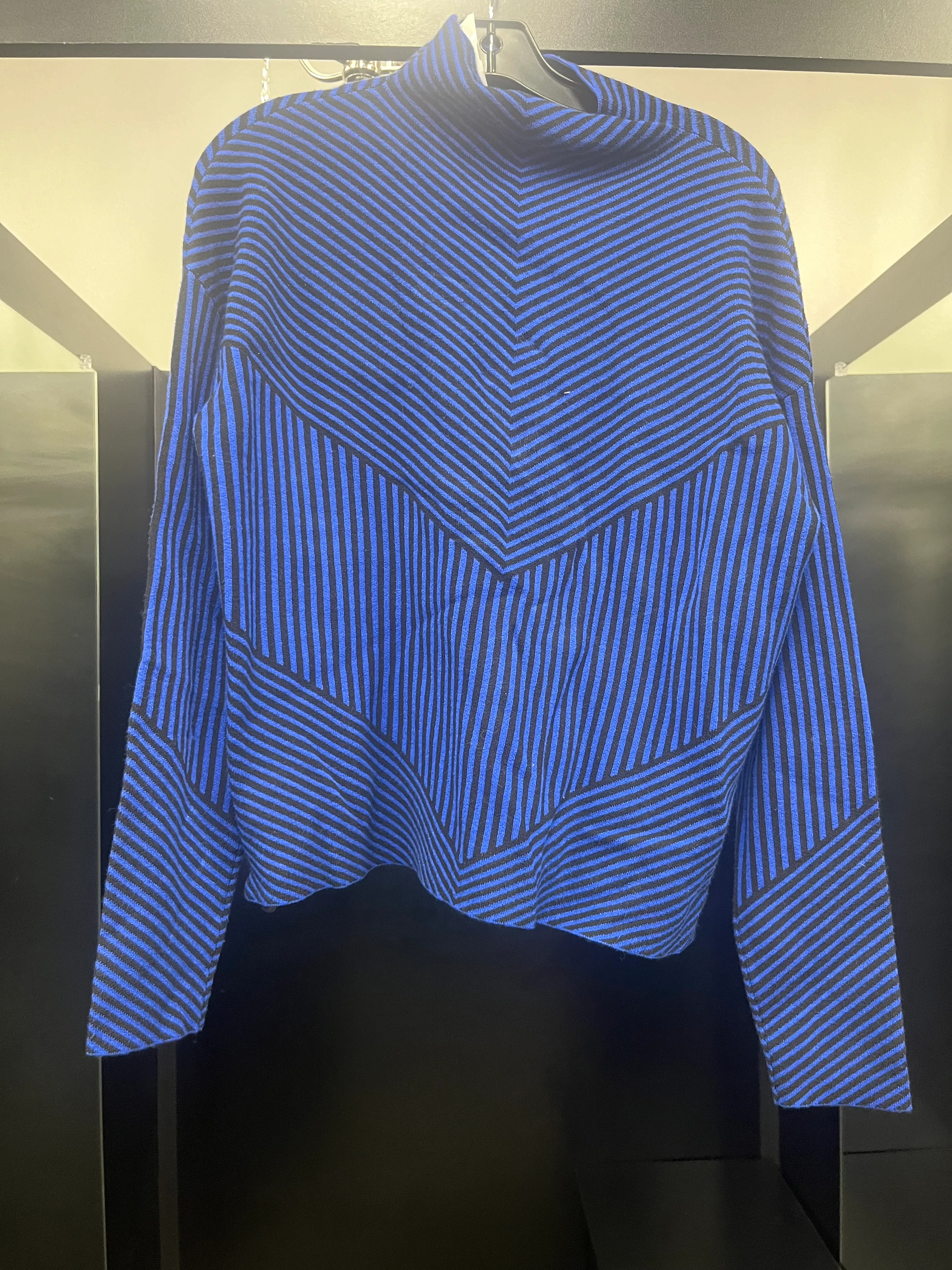 Sweater By Tahari In Blue Black, Size: L - Image 1
