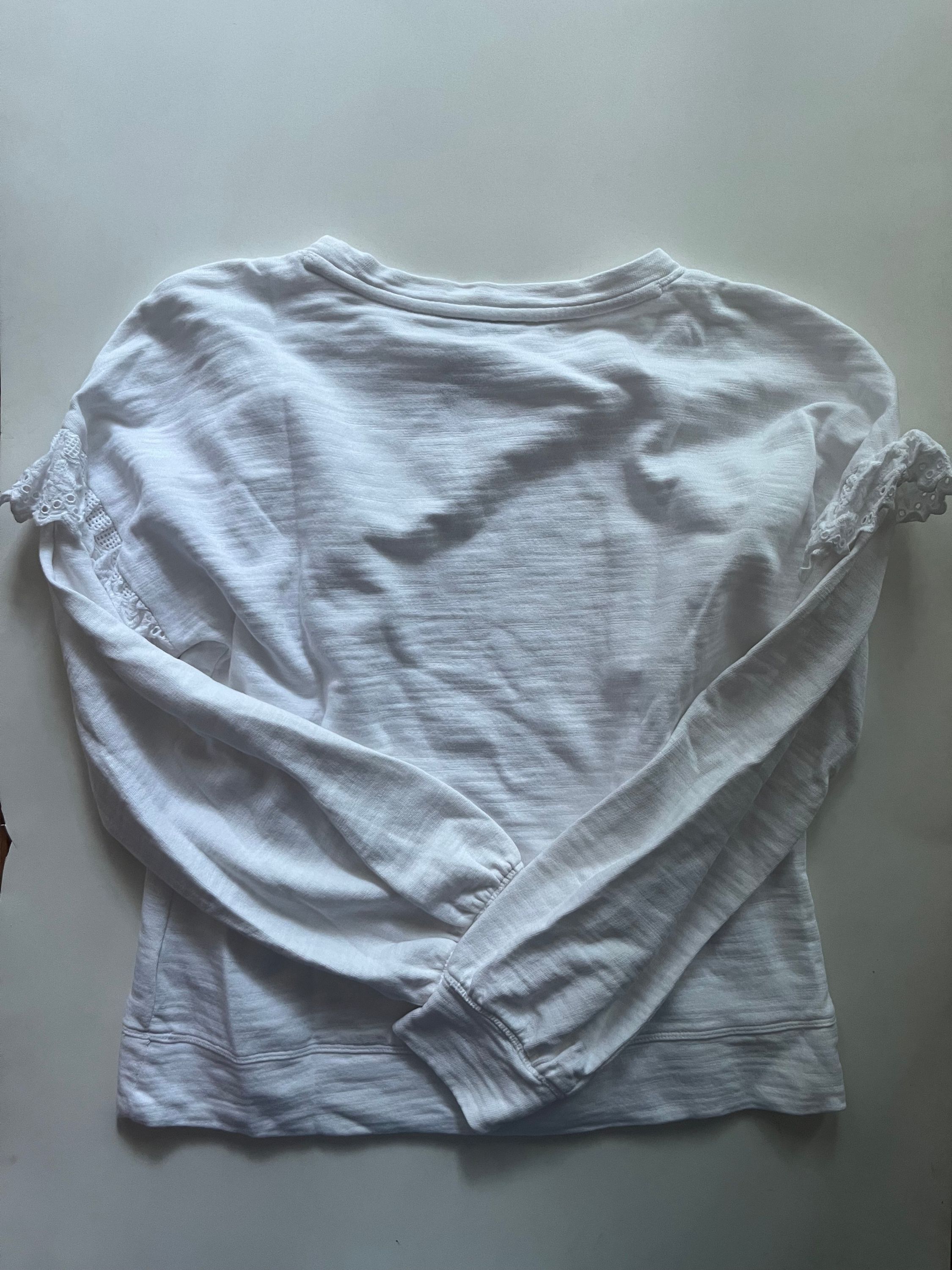 White Sweatshirt Crewneck Crown And Ivy, Size S - Image 2