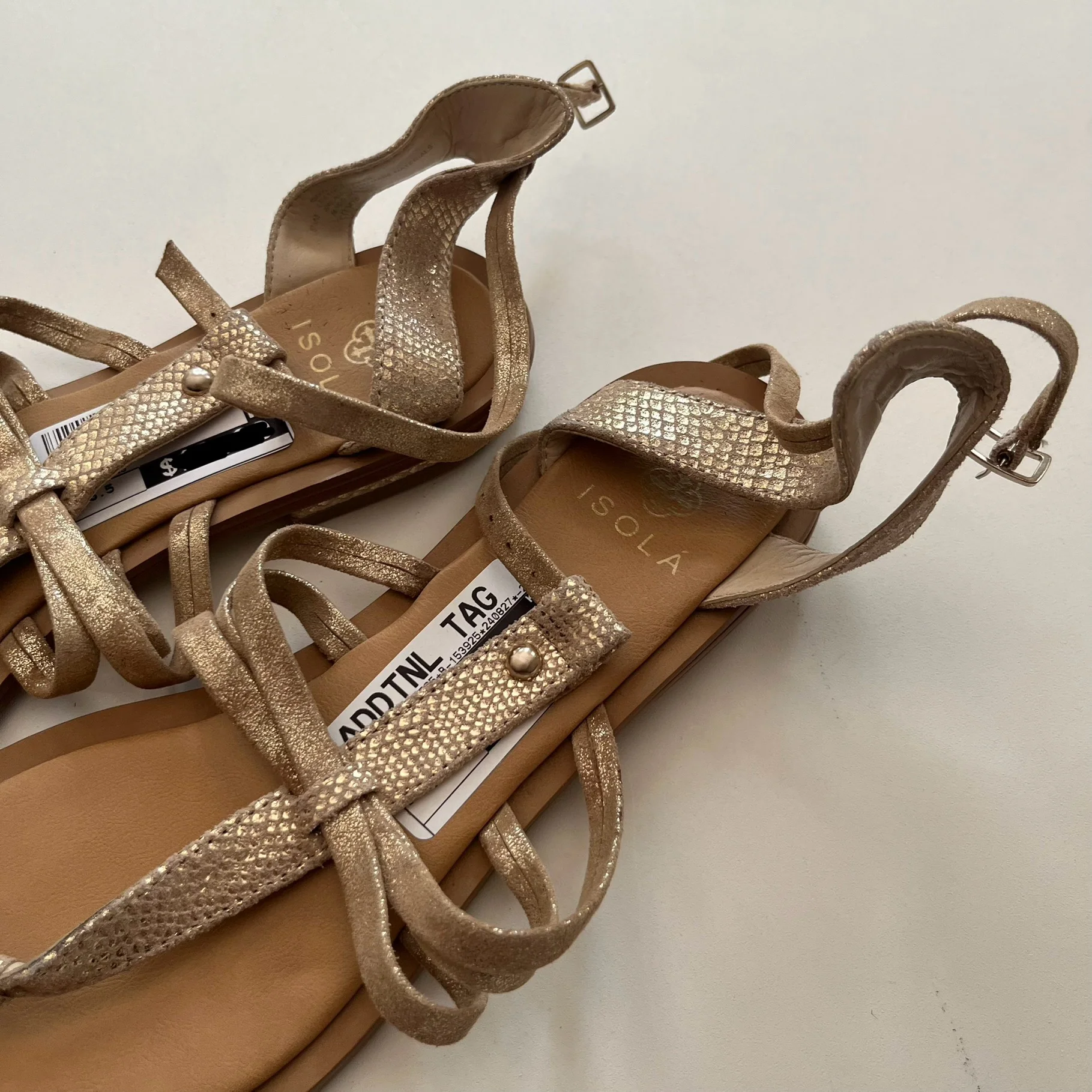 Sandals Flats By Isola In Gold, Size: 8.5 - Image 3