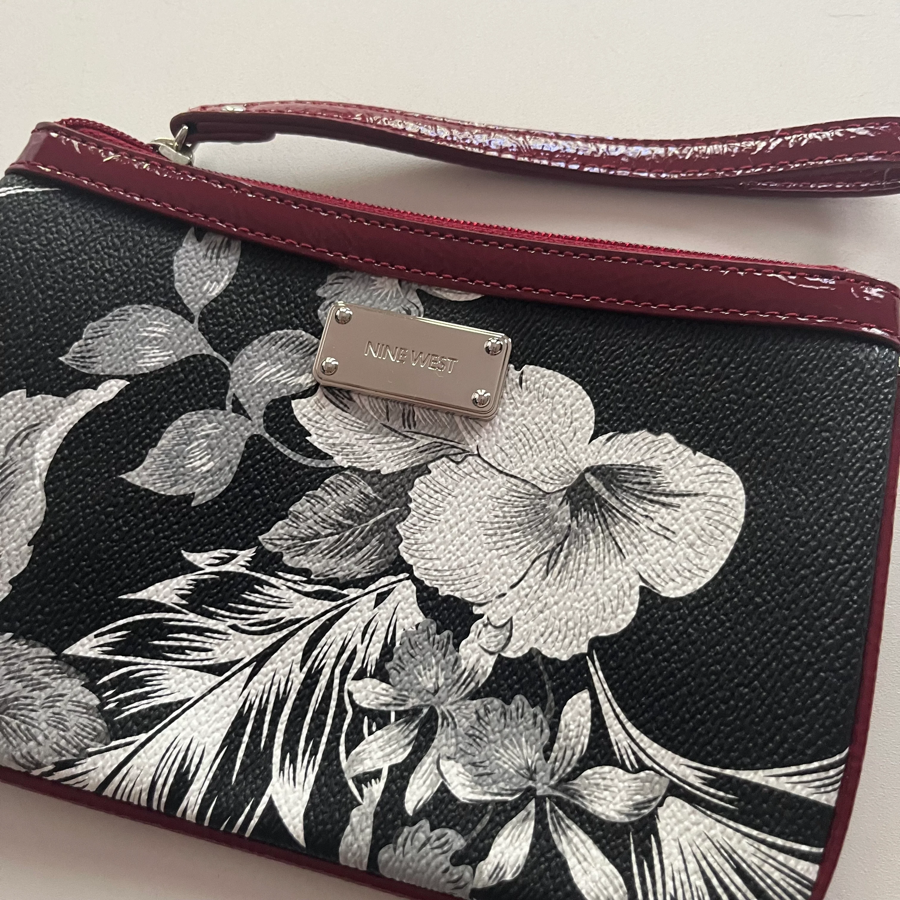 Wristlet By Nine West, Size: Medium - Image 3
