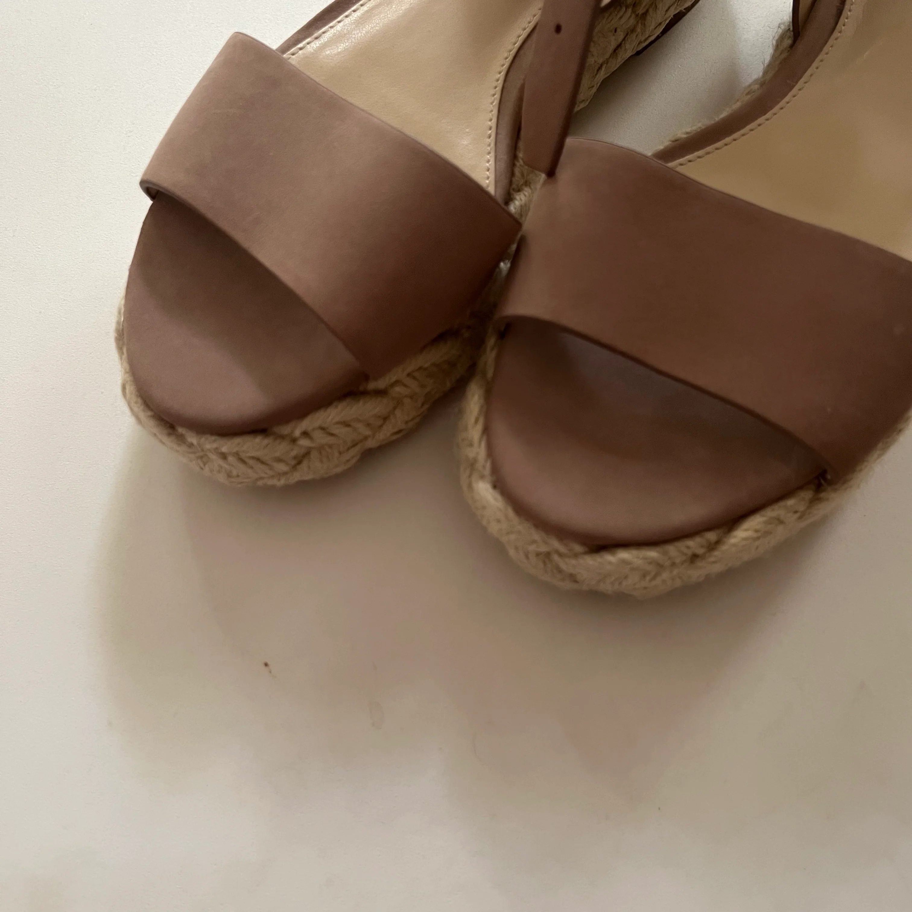 Sandals Flats By Vince Camuto In Taupe, Size: 6 - Image 3