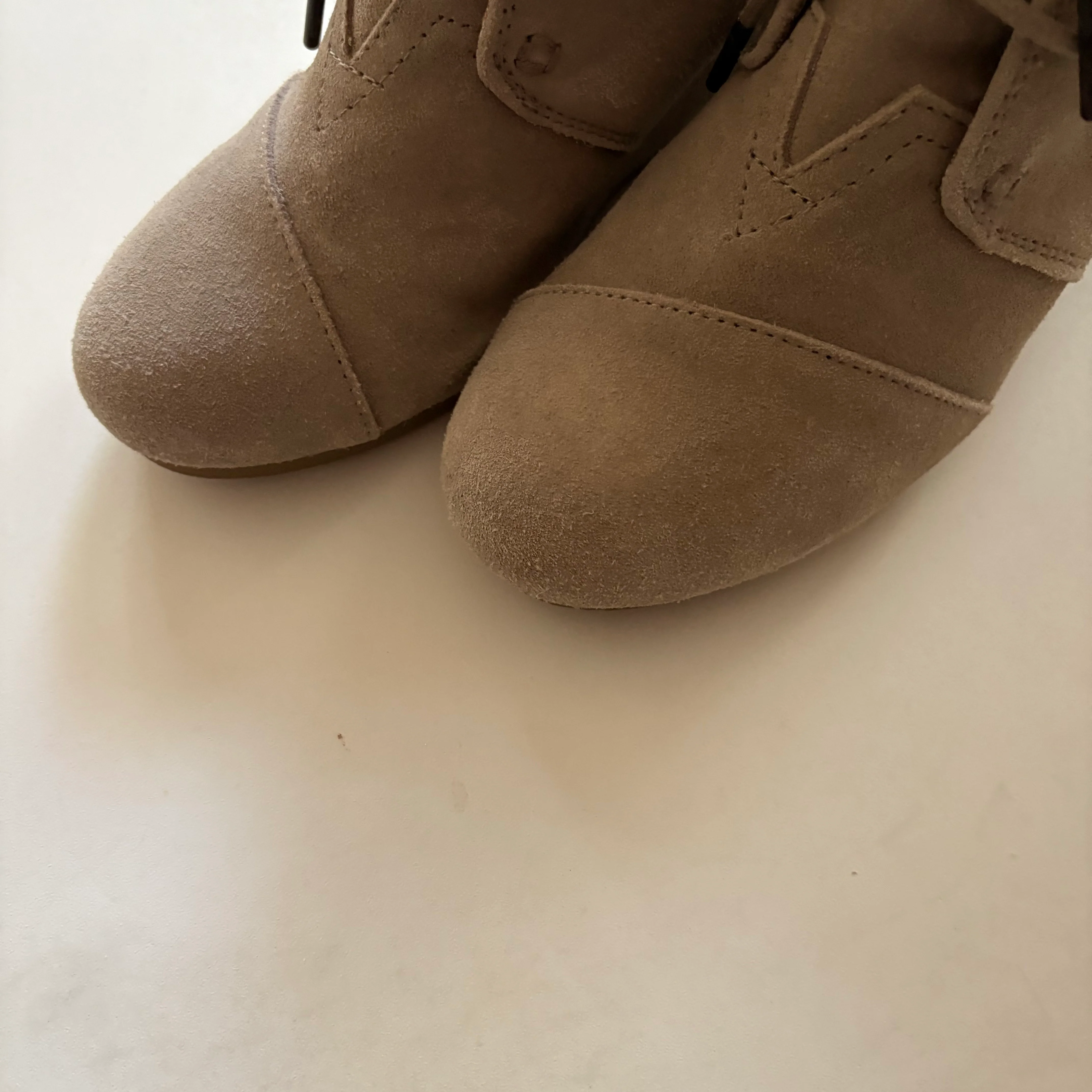 Boots Ankle Heels By Toms In Taupe, Size: 8 - Image 2