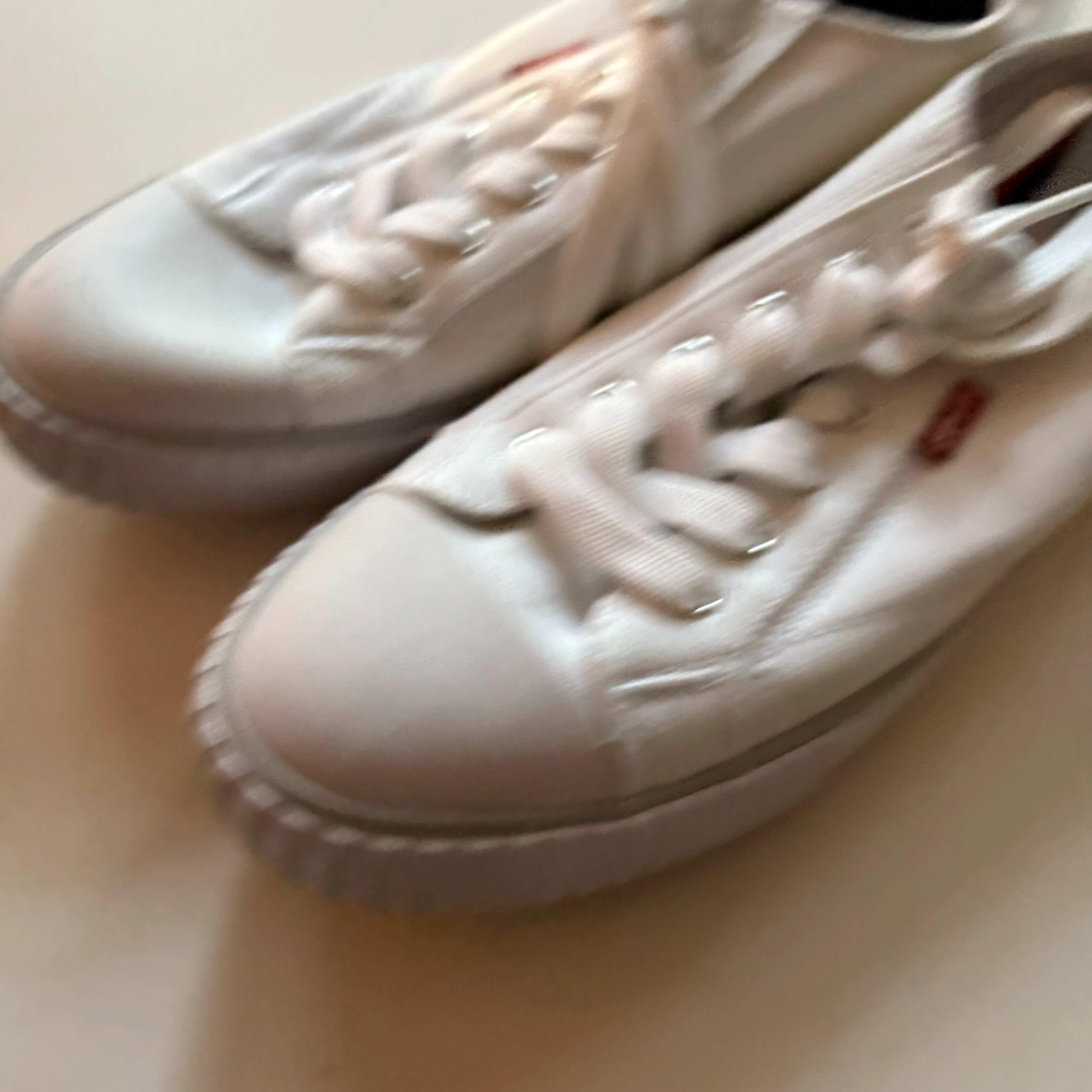 Shoes Sneakers By Levis In White, Size: 9 - Image 2