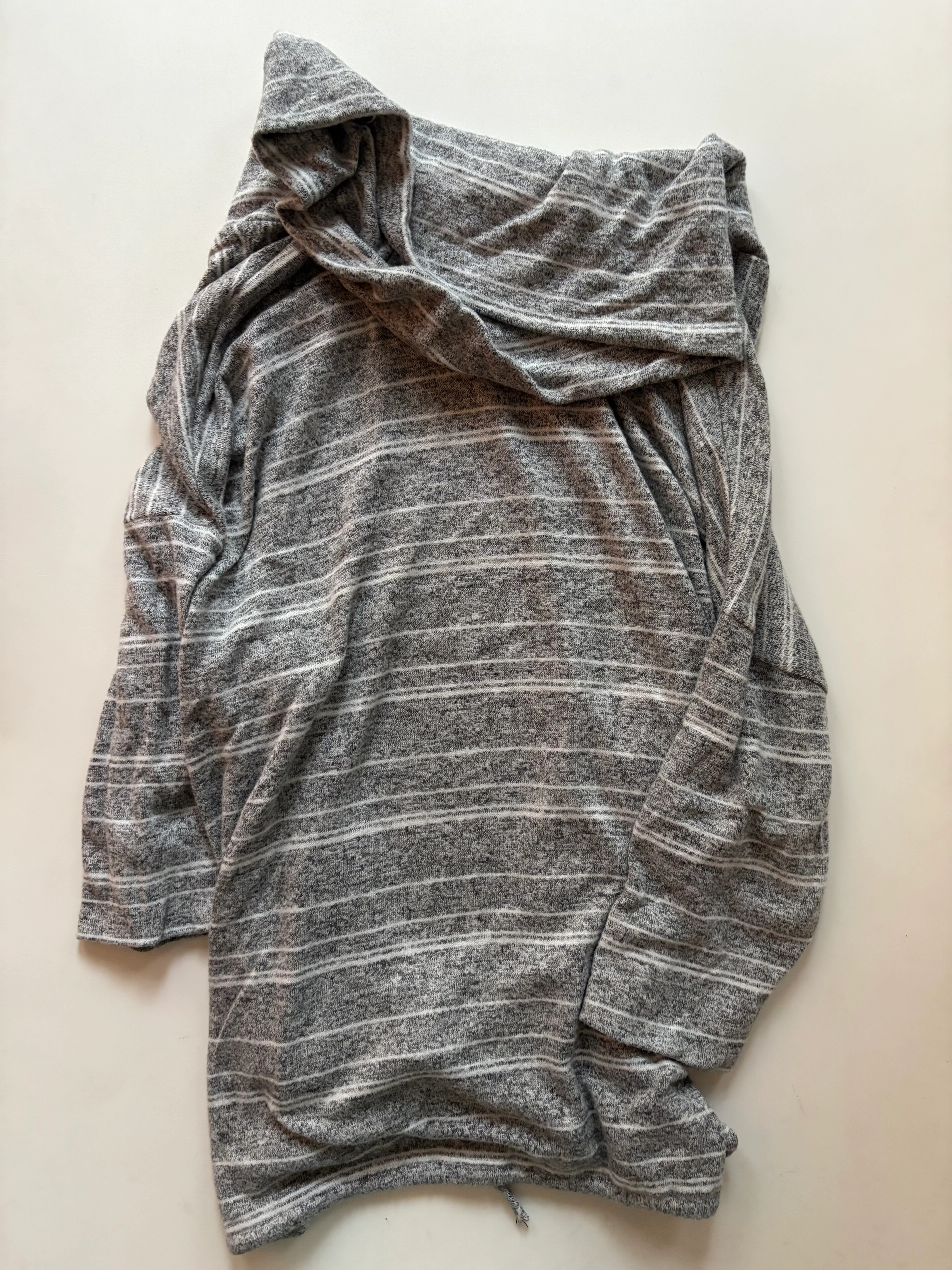 Top Long Sleeve By Green Envelope In Grey, Size: 1x - Image 1