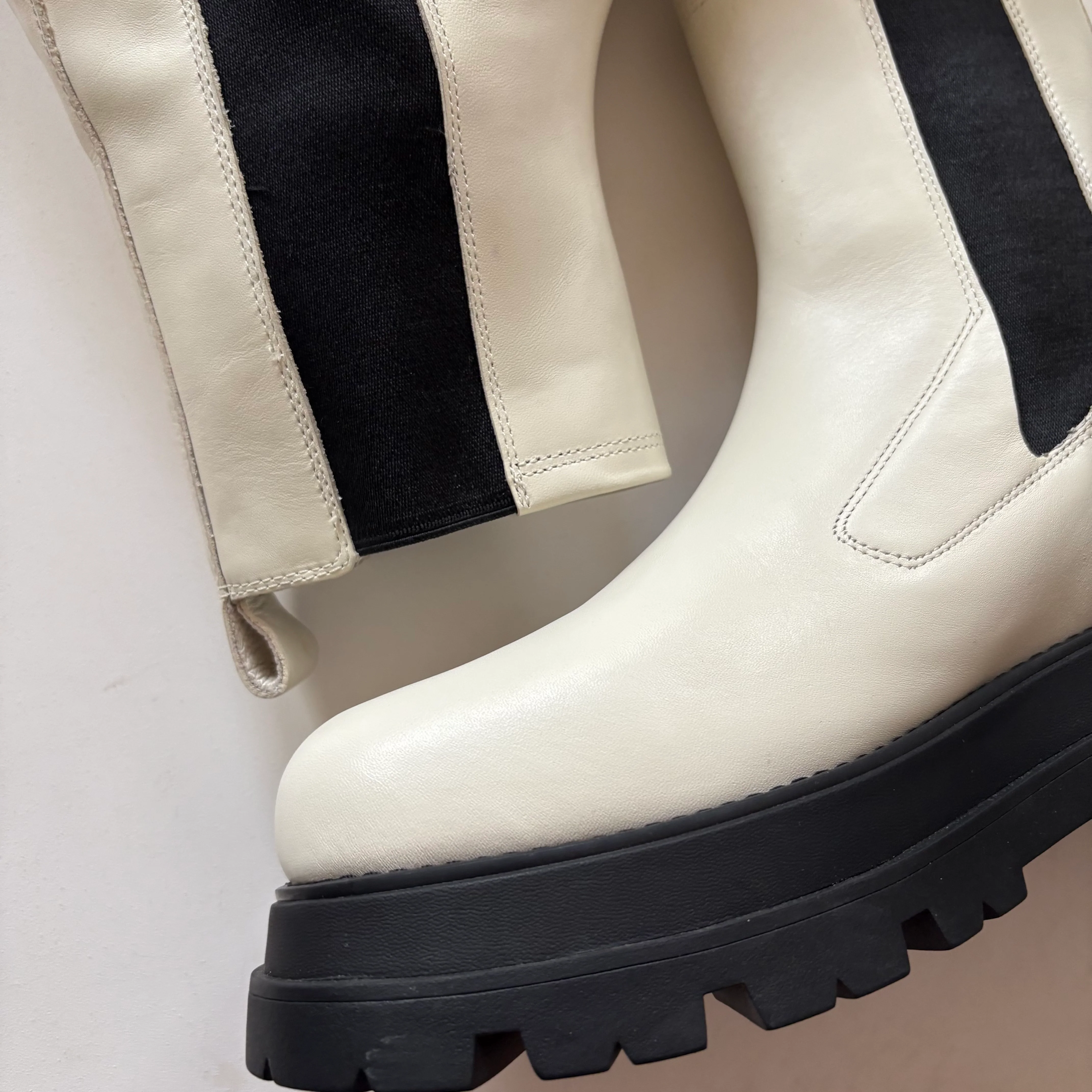 Boots Ankle Flats By Ash In Cream, Size: 10 - Image 2