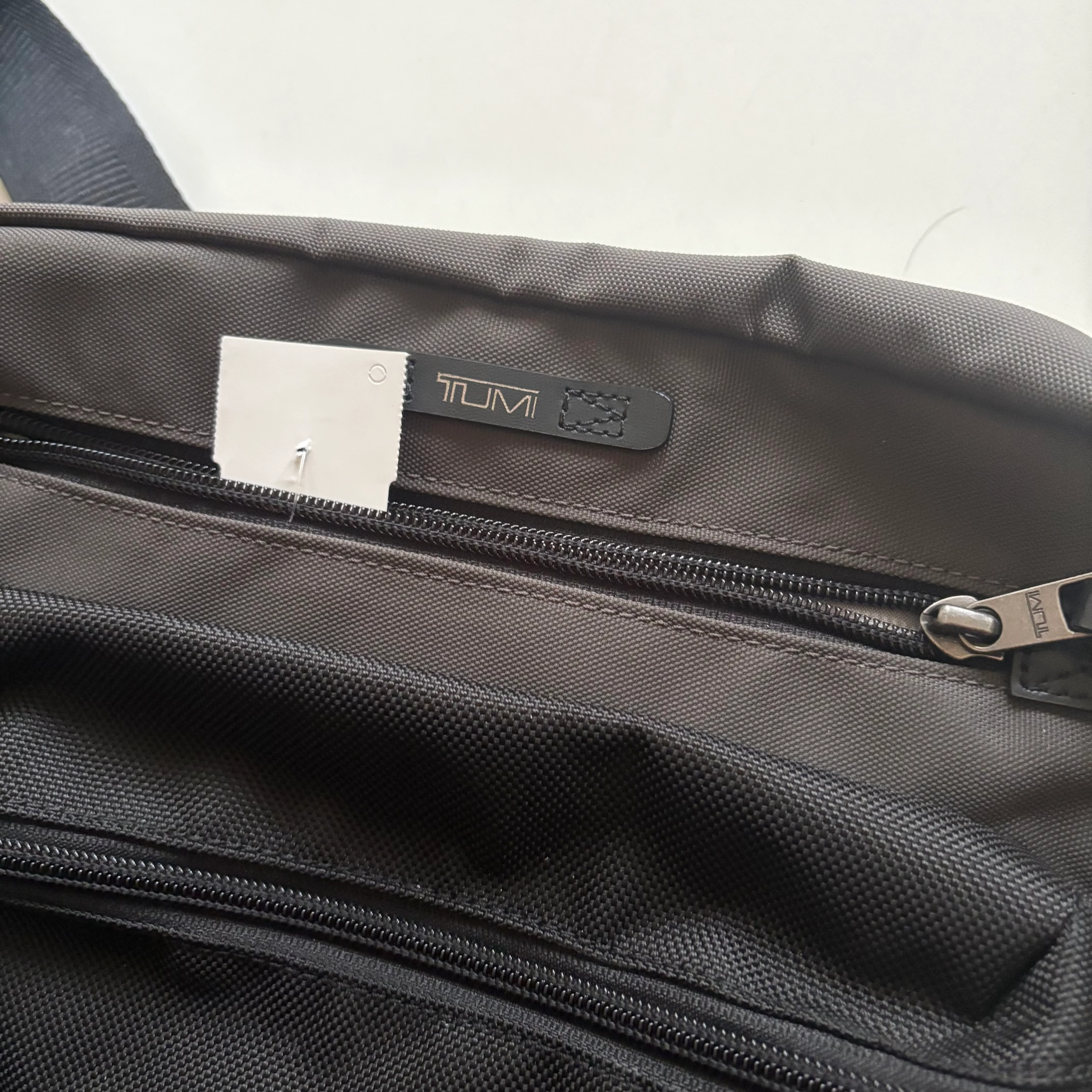 Handbag Designer By Tumi  Size: Medium - Image 3