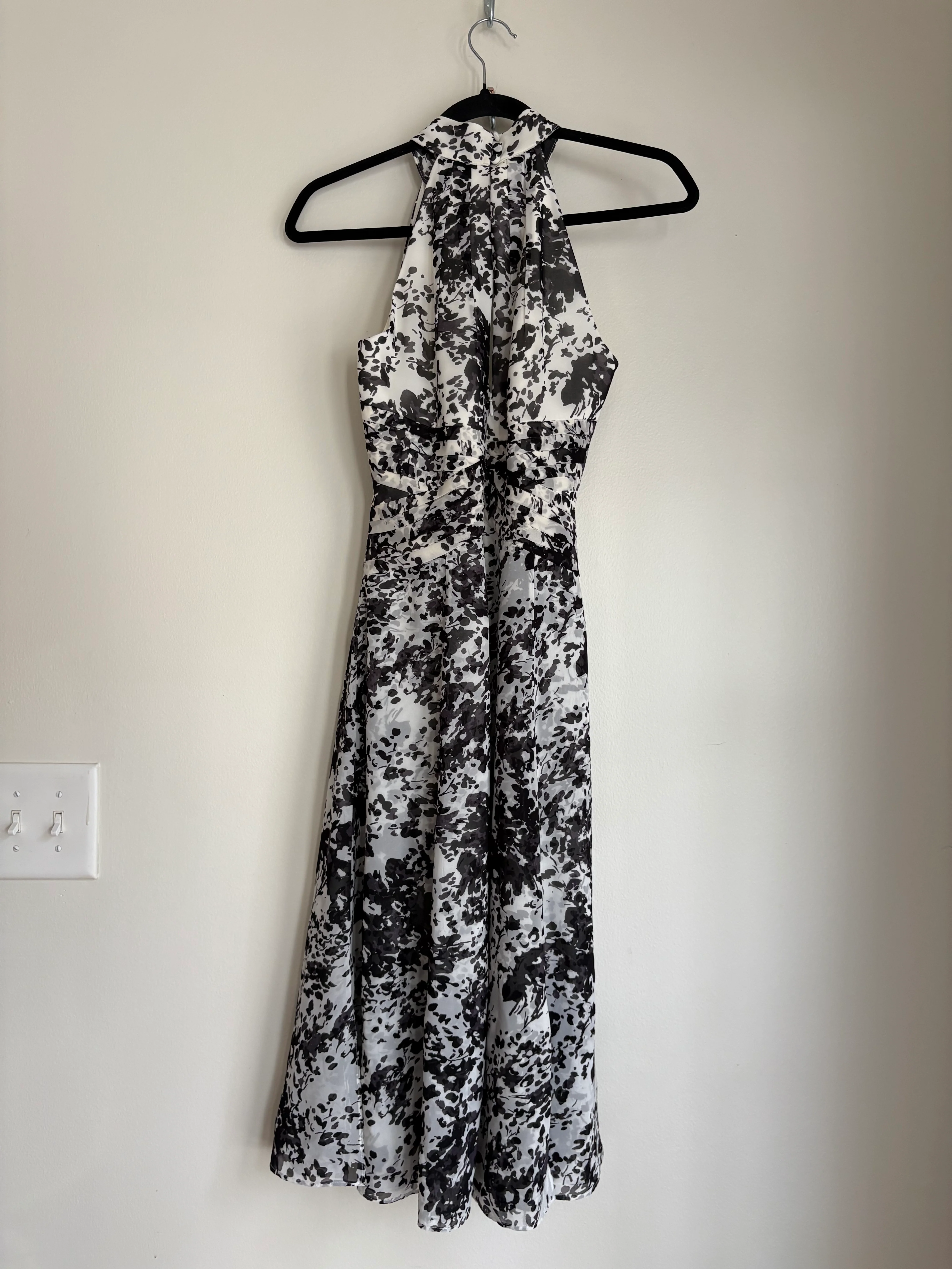 Dress Party Long By White House Black Market In Black & White, Size: 4 - Image 2