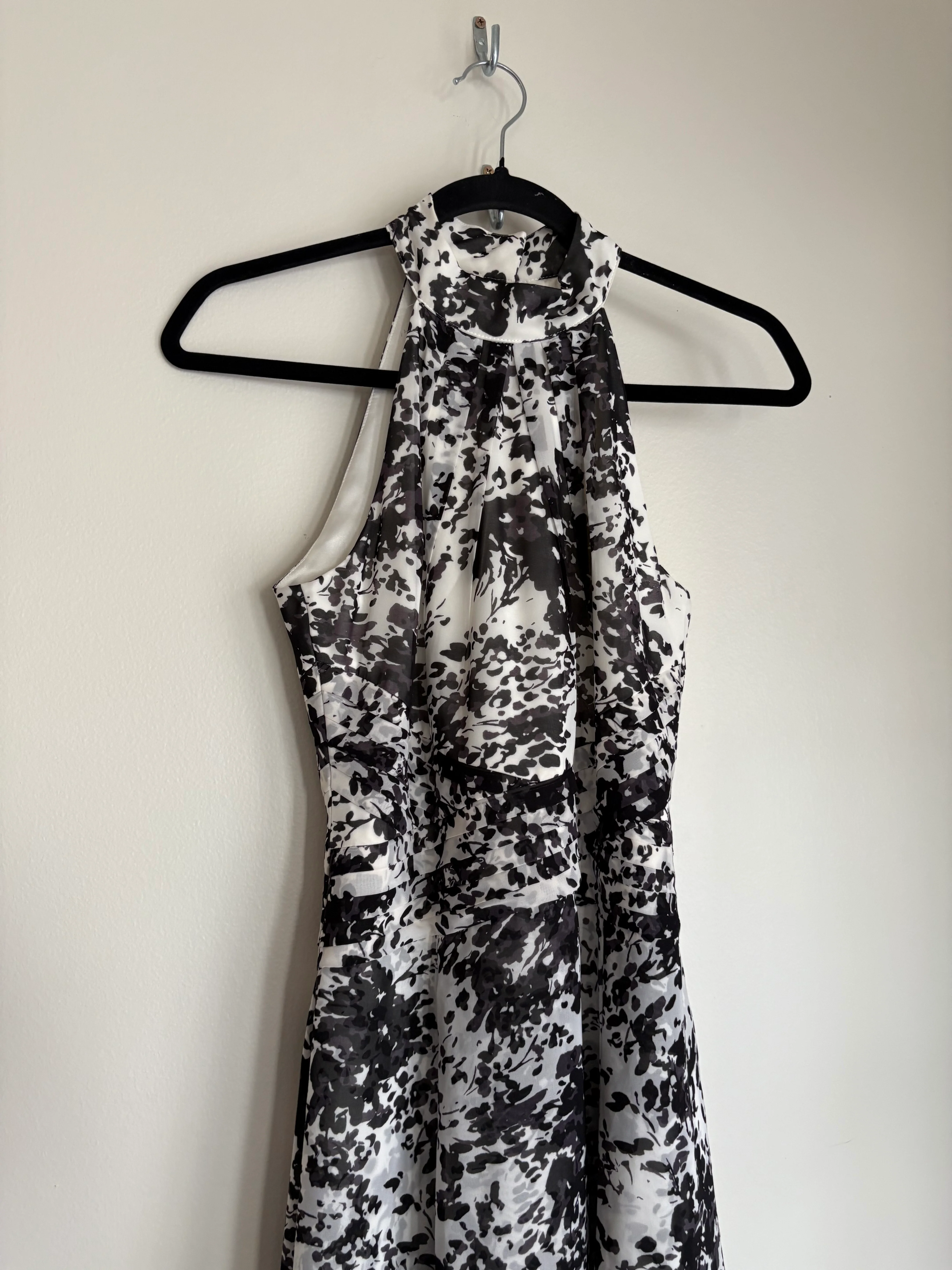 Dress Party Long By White House Black Market In Black & White, Size: 4 - Image 3