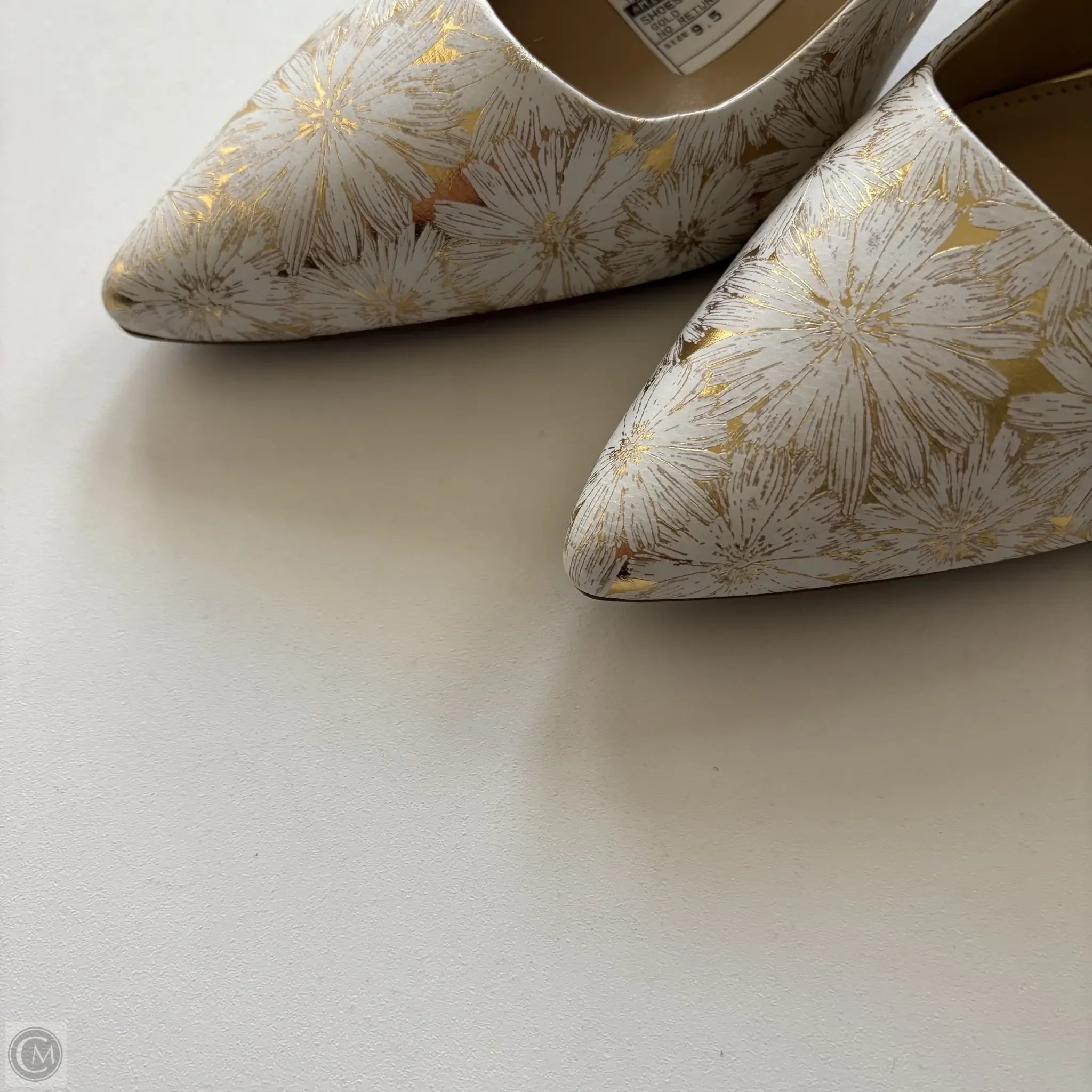 Shoes Designer By Michael Kors In Gold, Size: 9.5 - Image 2