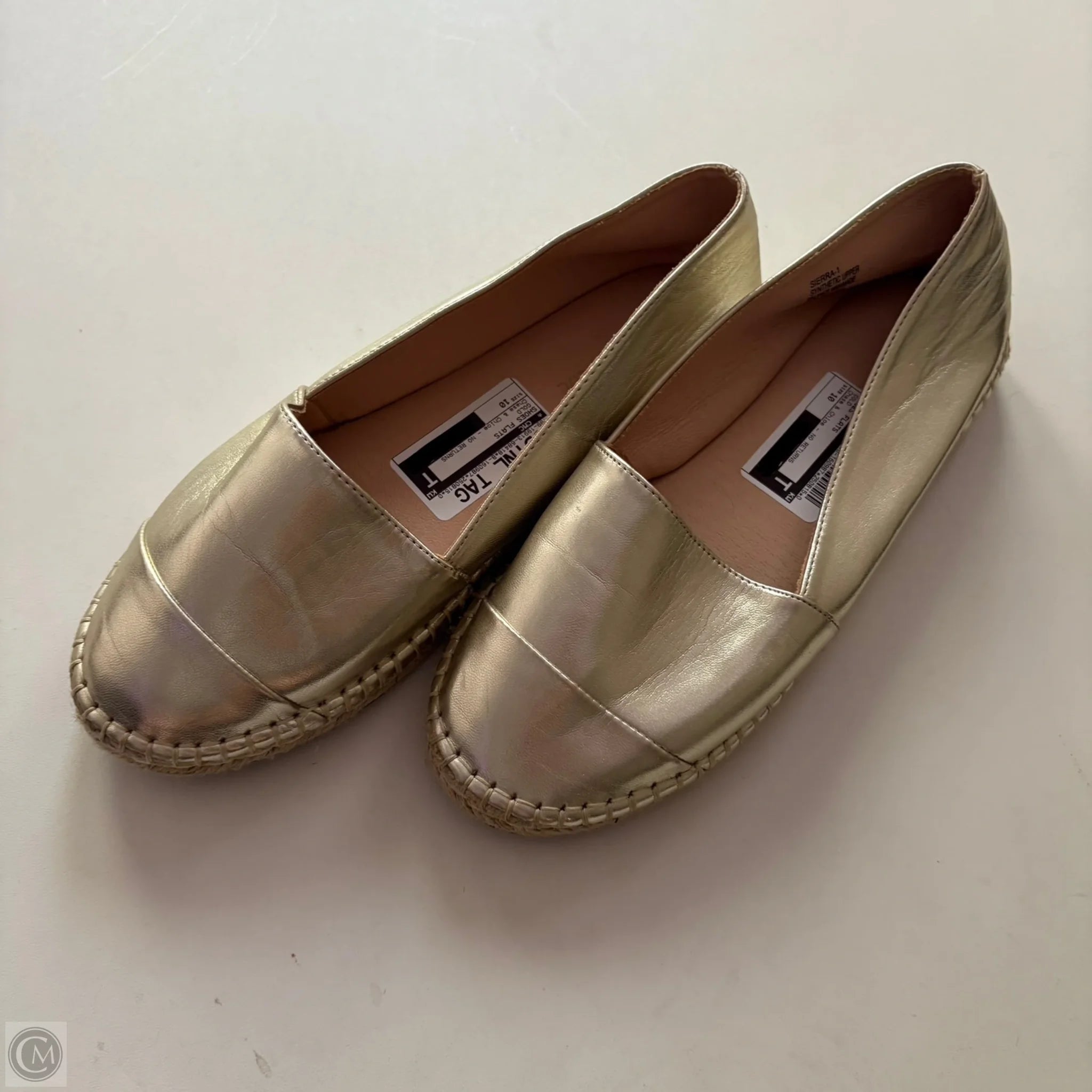 Shoes Flats By Chase & Chloe In Gold, Size: 10 - Image 1