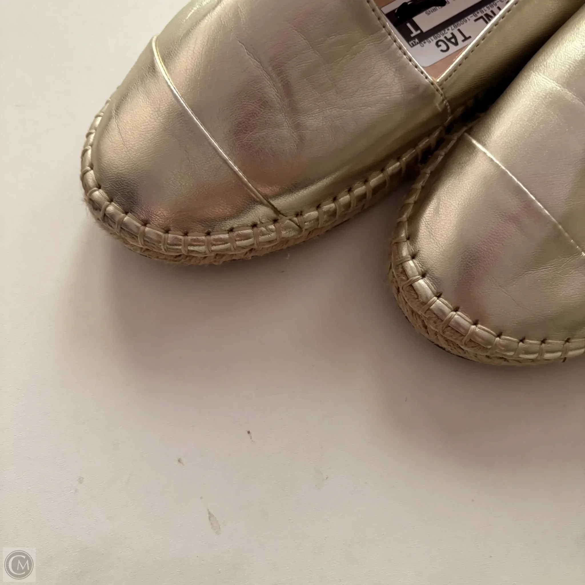 Shoes Flats By Chase & Chloe In Gold, Size: 10 - Image 2