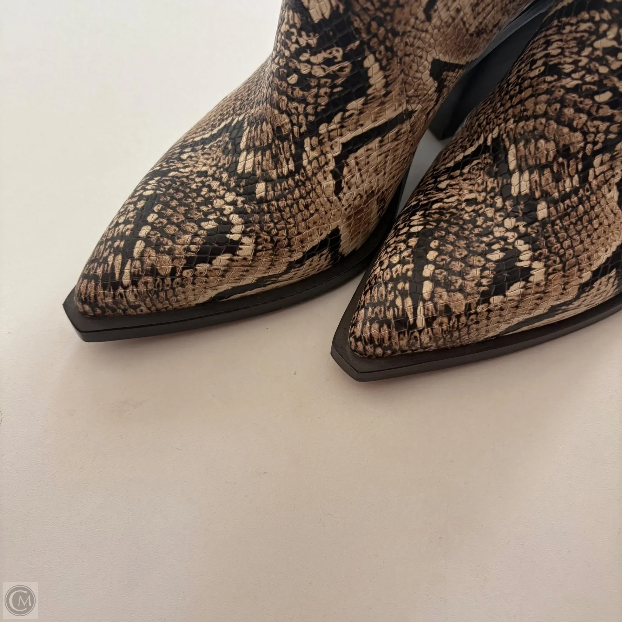 Boots Ankle Heels By Vince Camuto In Animal Print, Size: 6.5 - Image 3