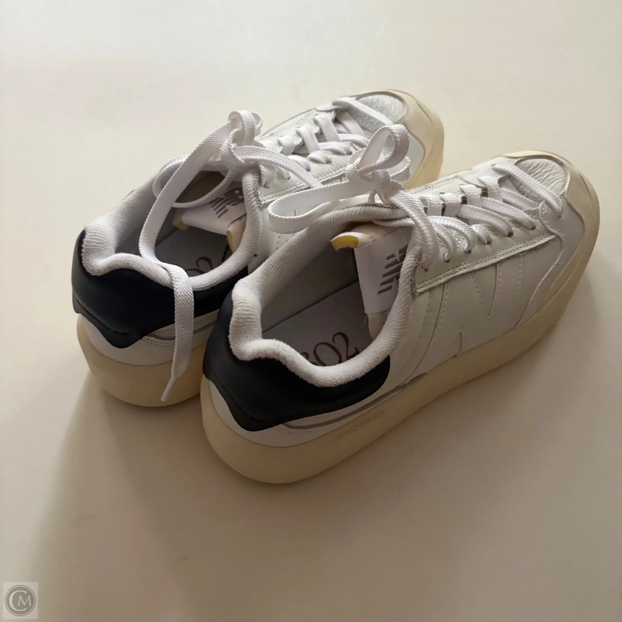Shoes Athletic By New Balance In White, Size: 7 - Image 2