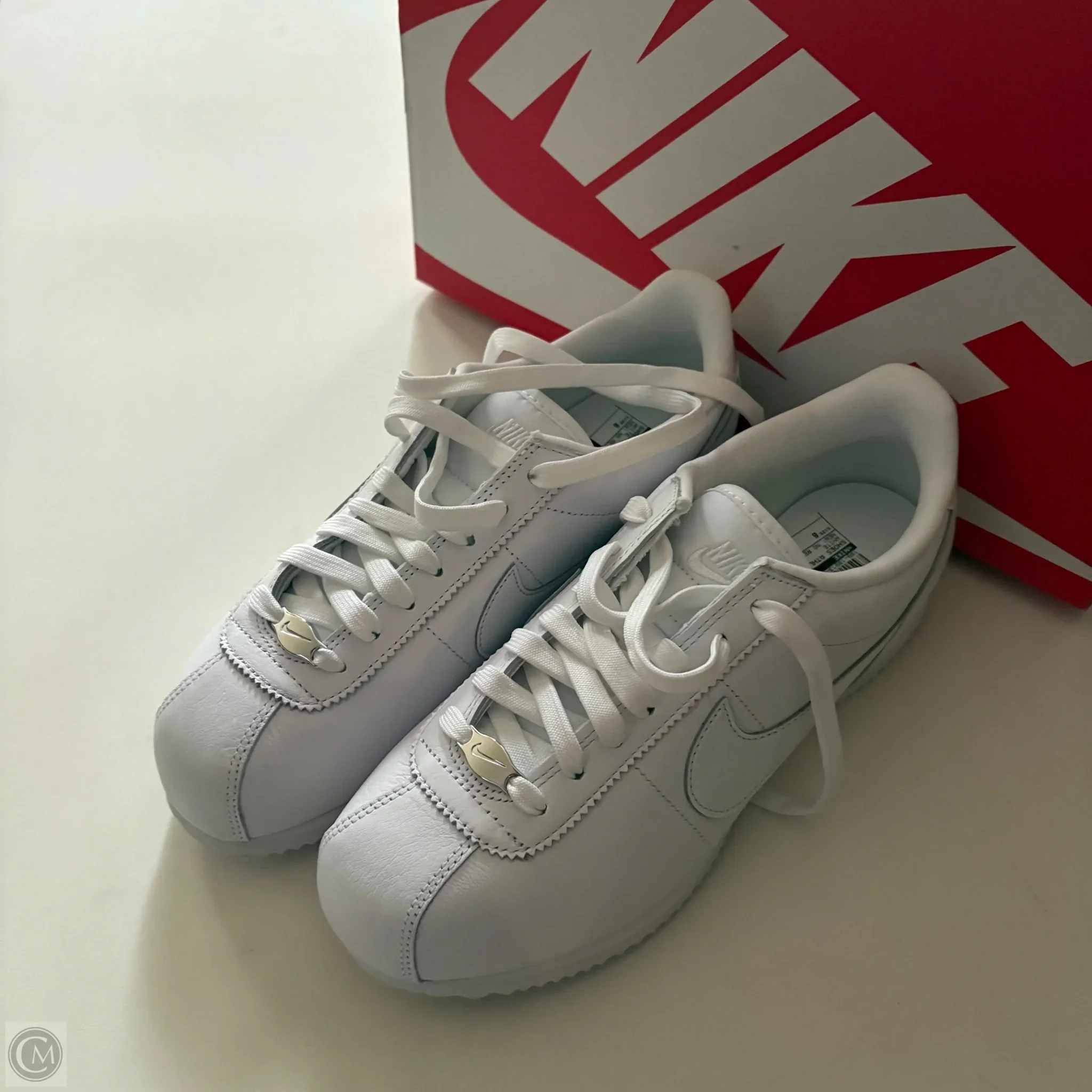 Shoes Athletic By Nike In White, Size: 8 - Image 1