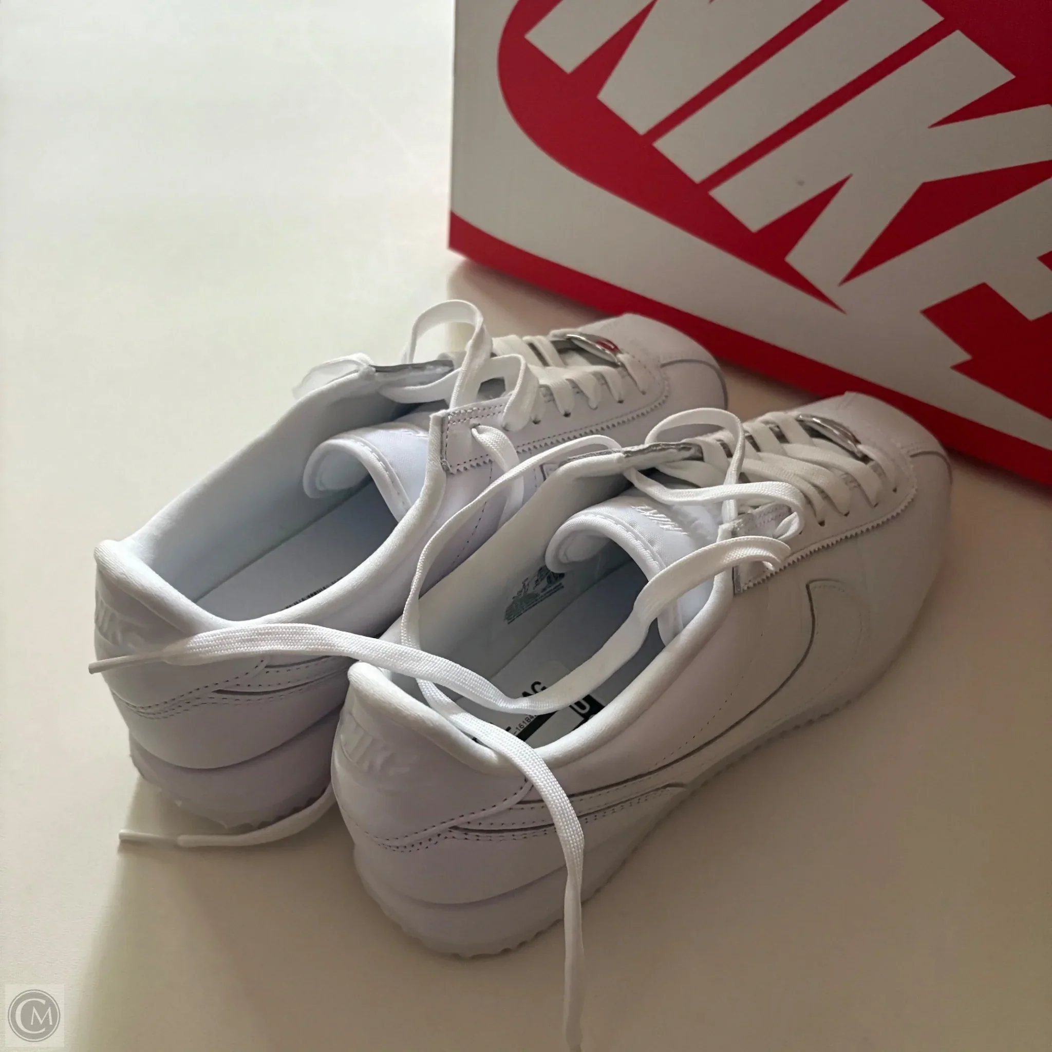 Shoes Athletic By Nike In White, Size: 8 - Image 2