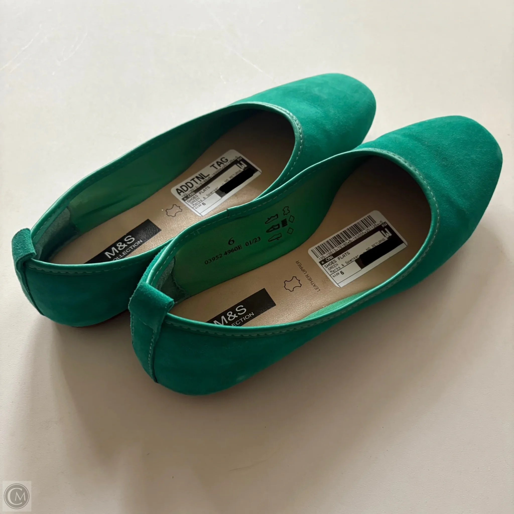 Shoes Flats By Marks & Spenser In Green, Size: 6 - Image 2