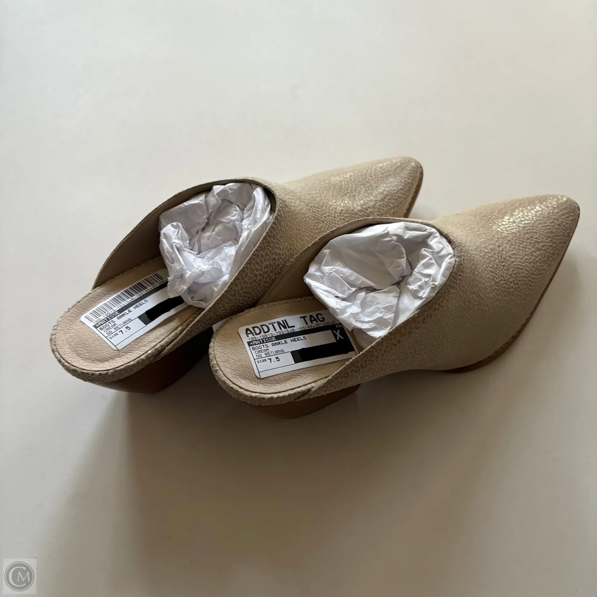 Boots Ankle Heels By Matisse In Cream, Size: 7.5 - Image 2