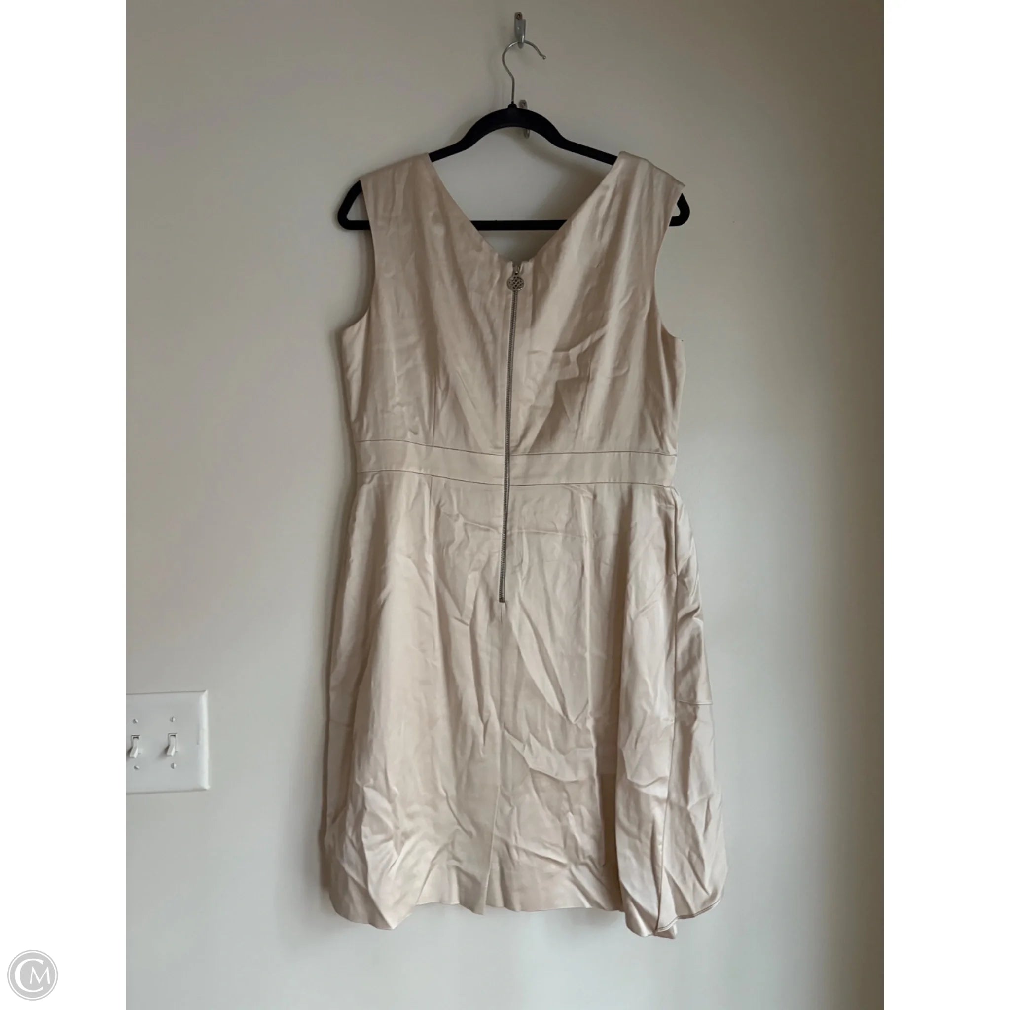 Dress Party Short By Antonio Melani In Gold, Size: L - Image 2
