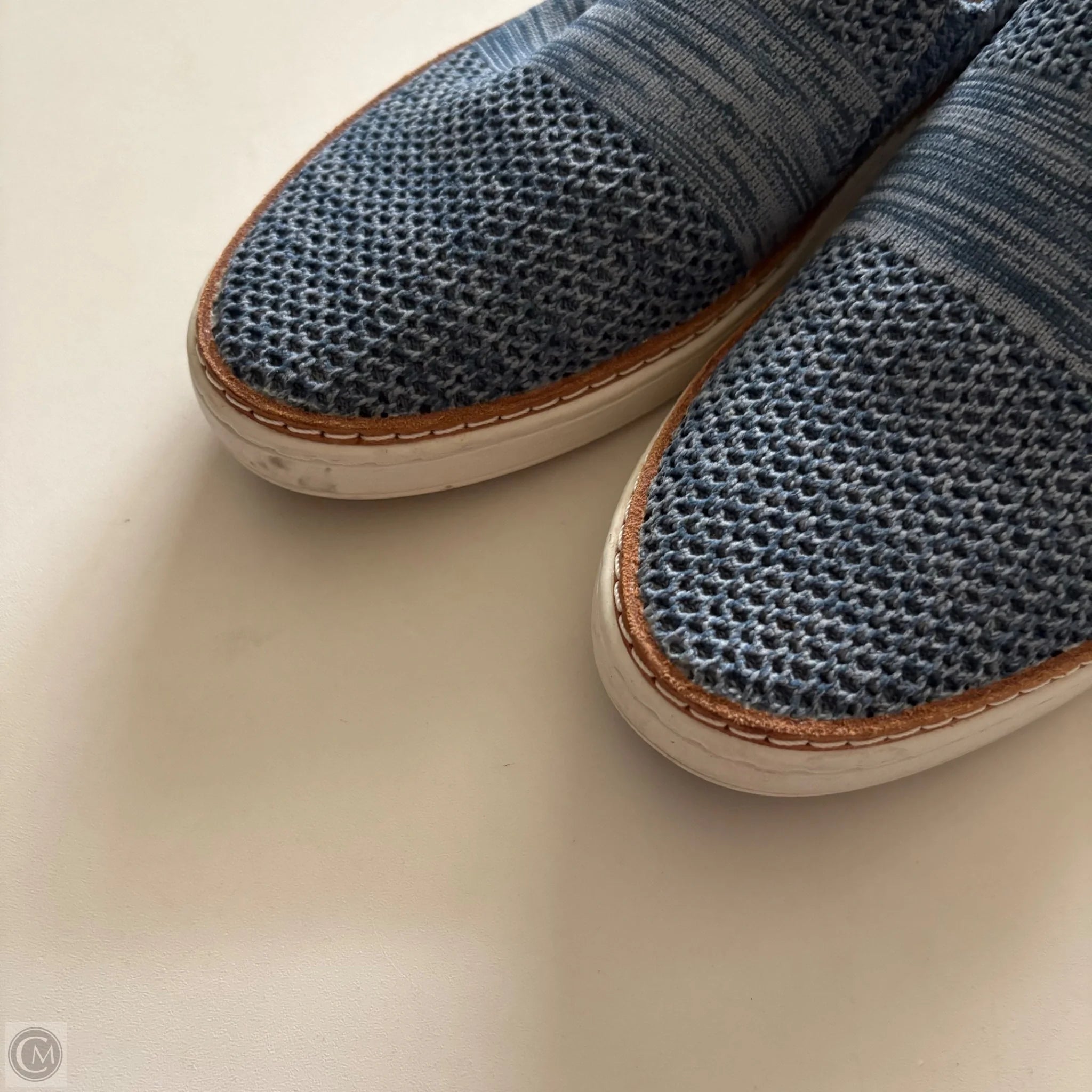 Shoes Designer By Ugg In Blue, Size: 8 - Image 3