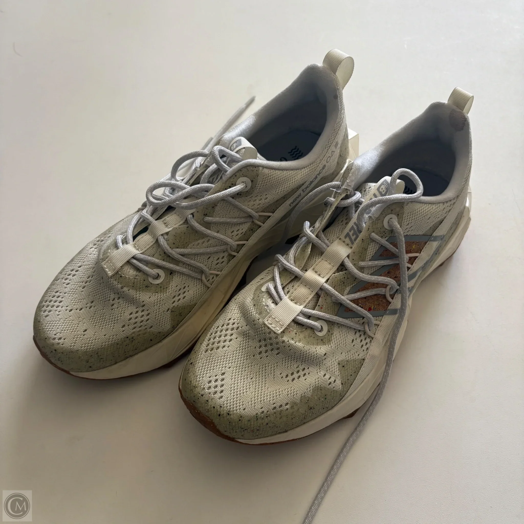 Shoes Athletic By New Balance In Cream & Green, Size: 8.5 - Image 1