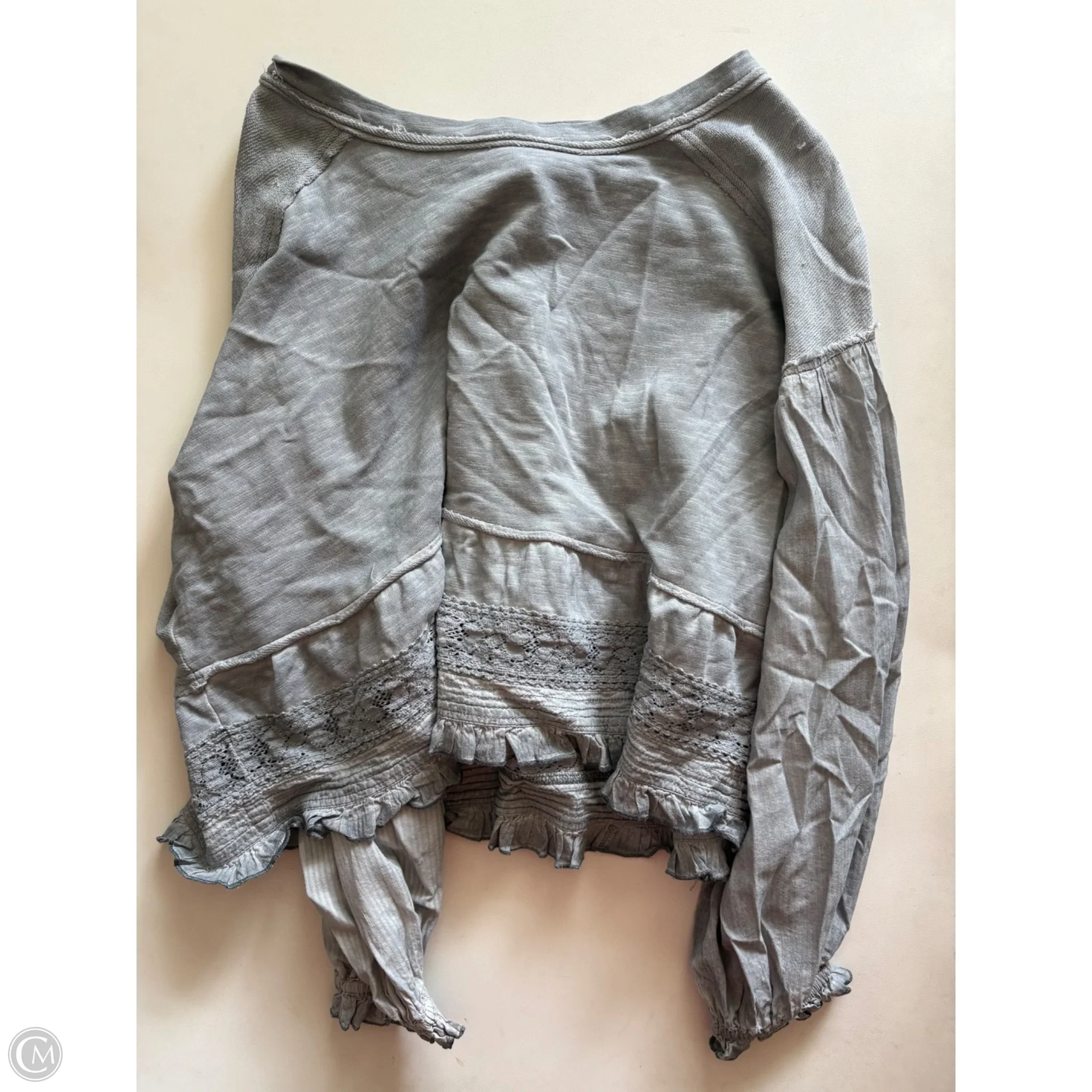 Top Long Sleeve By Pilcro In Grey, Size: S - Image 1