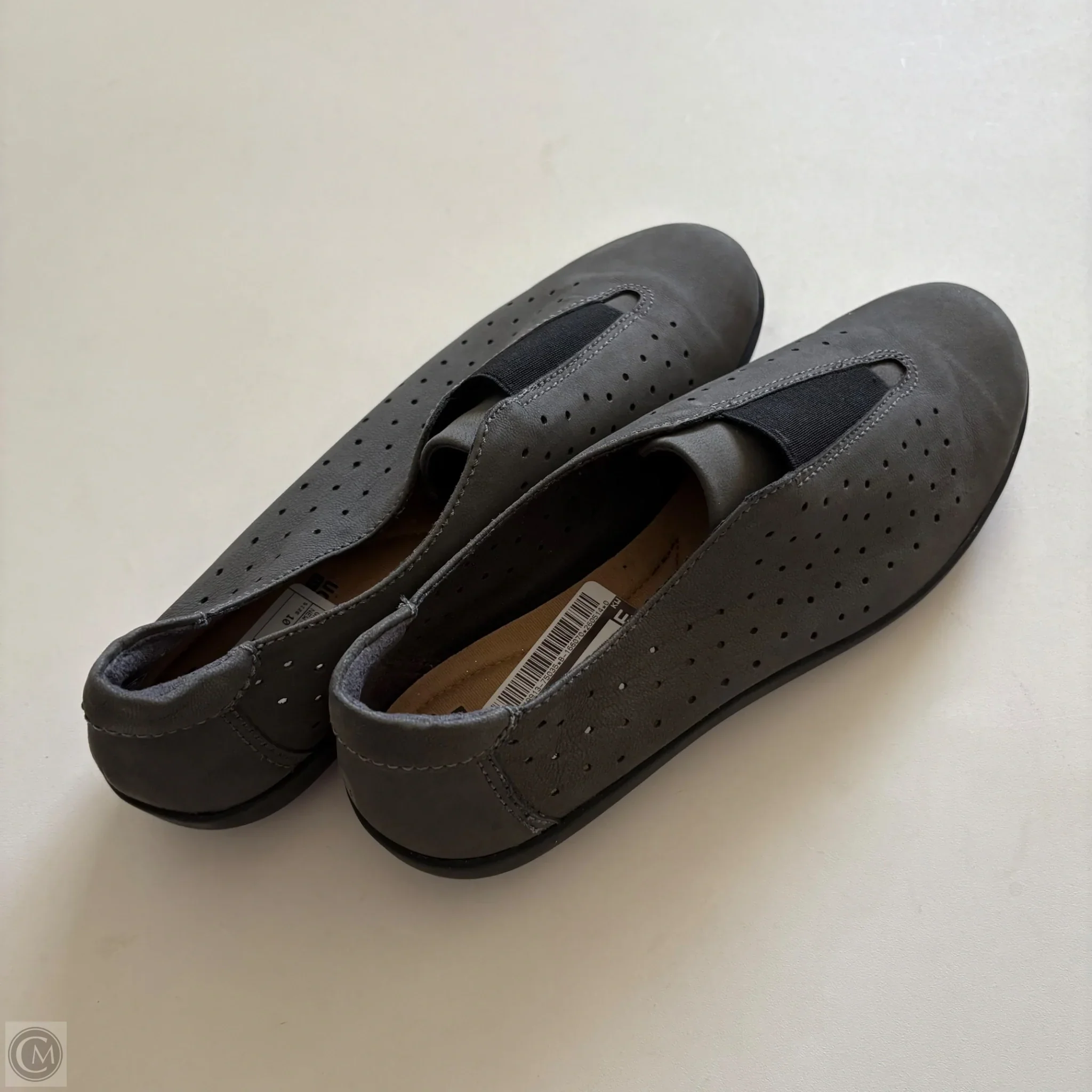 Shoes Flats By Clarks In Grey, Size: 10 - Image 2
