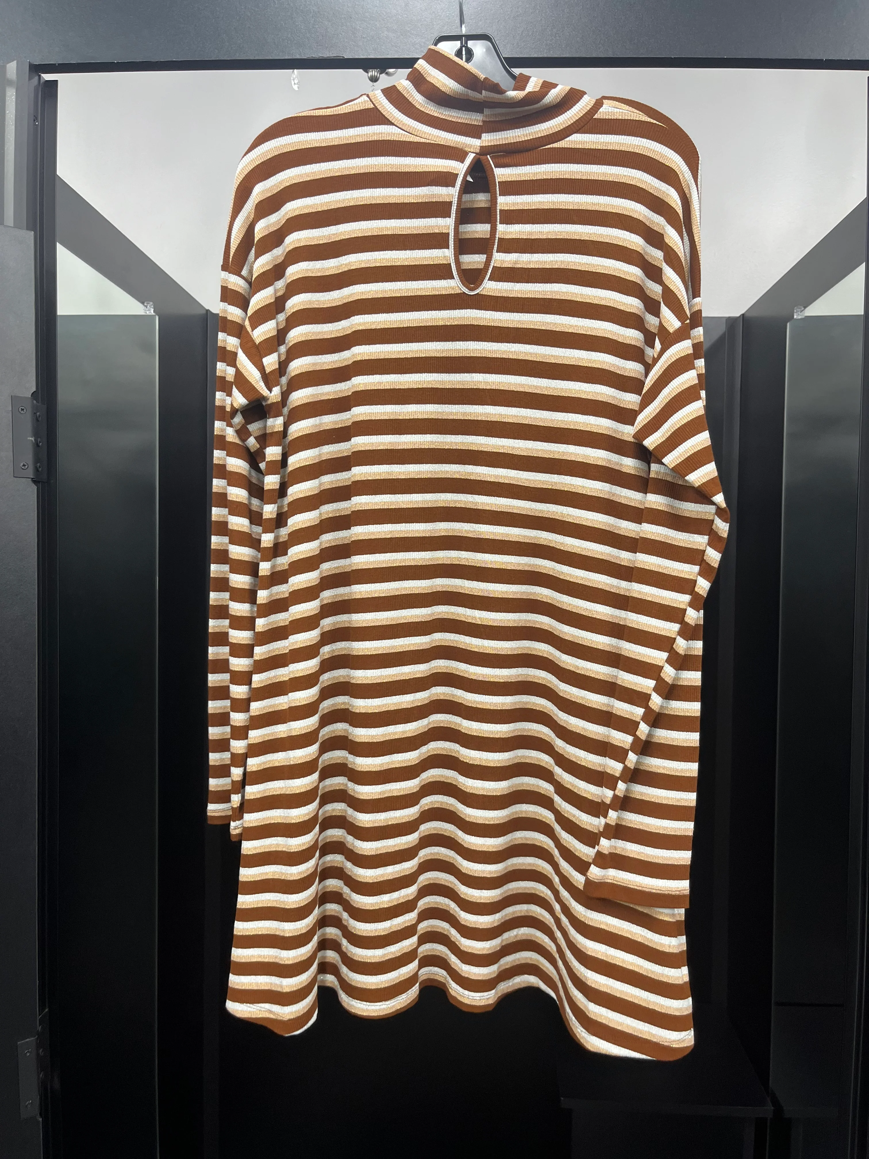 Striped Dress Casual Short Umgee, Size M - Image 2
