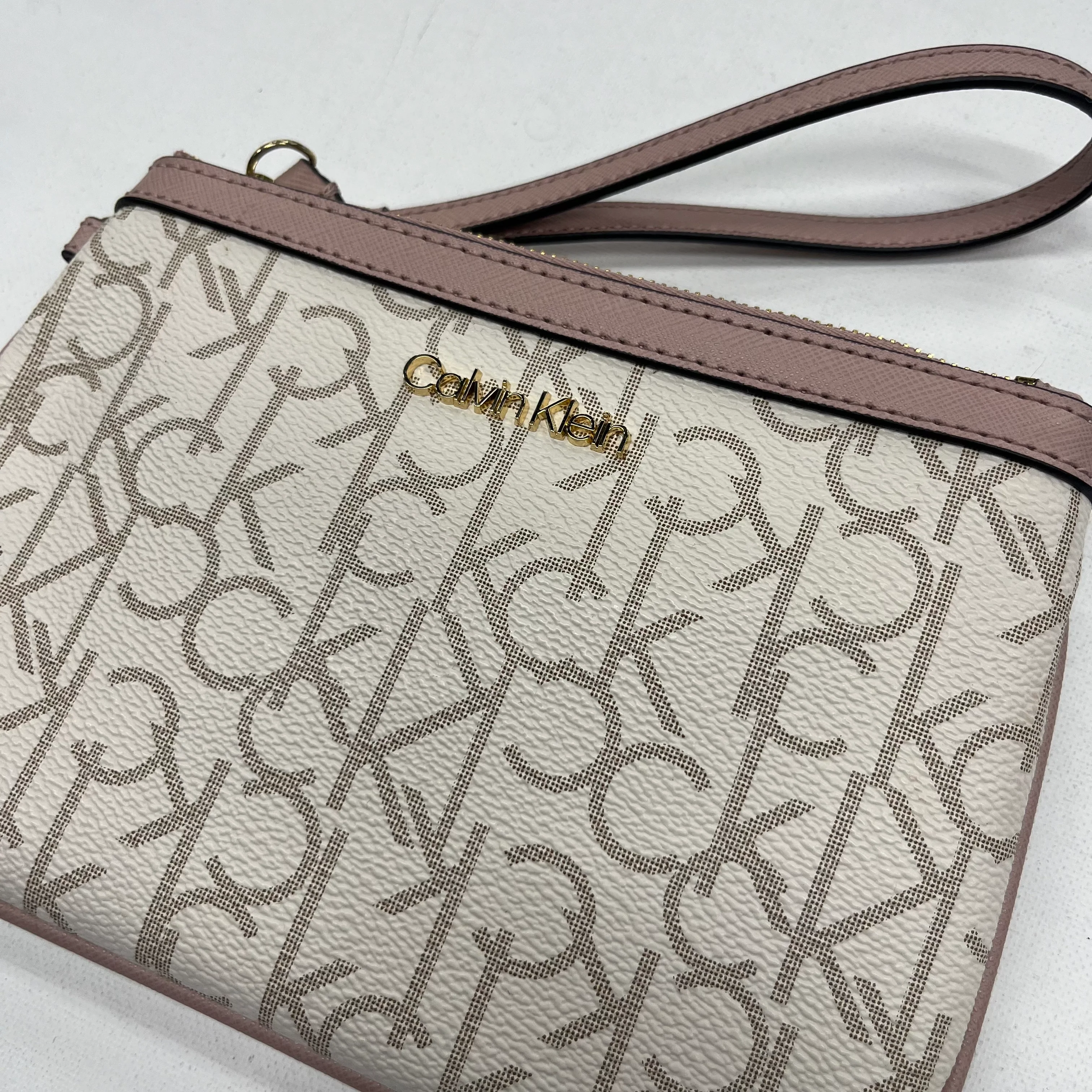 Wristlet By Calvin Klein  Size: Medium - Image 3