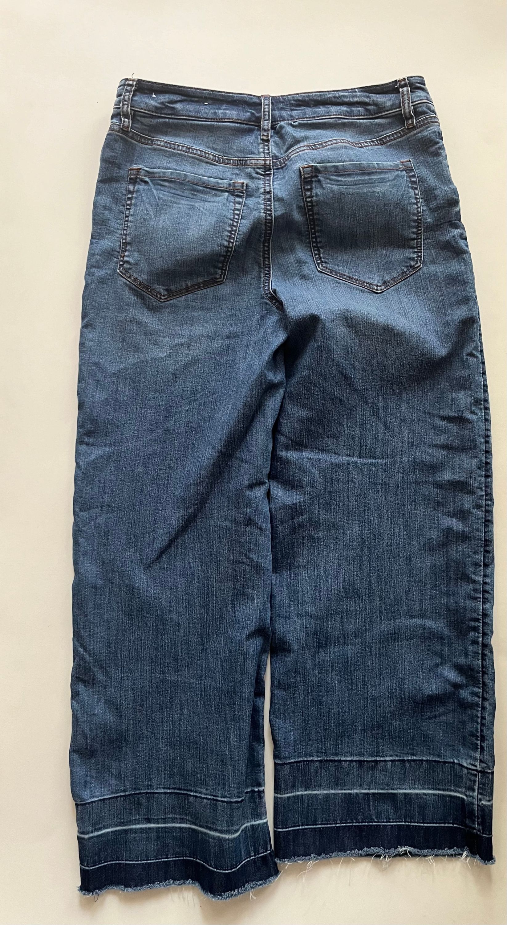 Blue Jeans Cropped Loft, Size 2 - Image 2