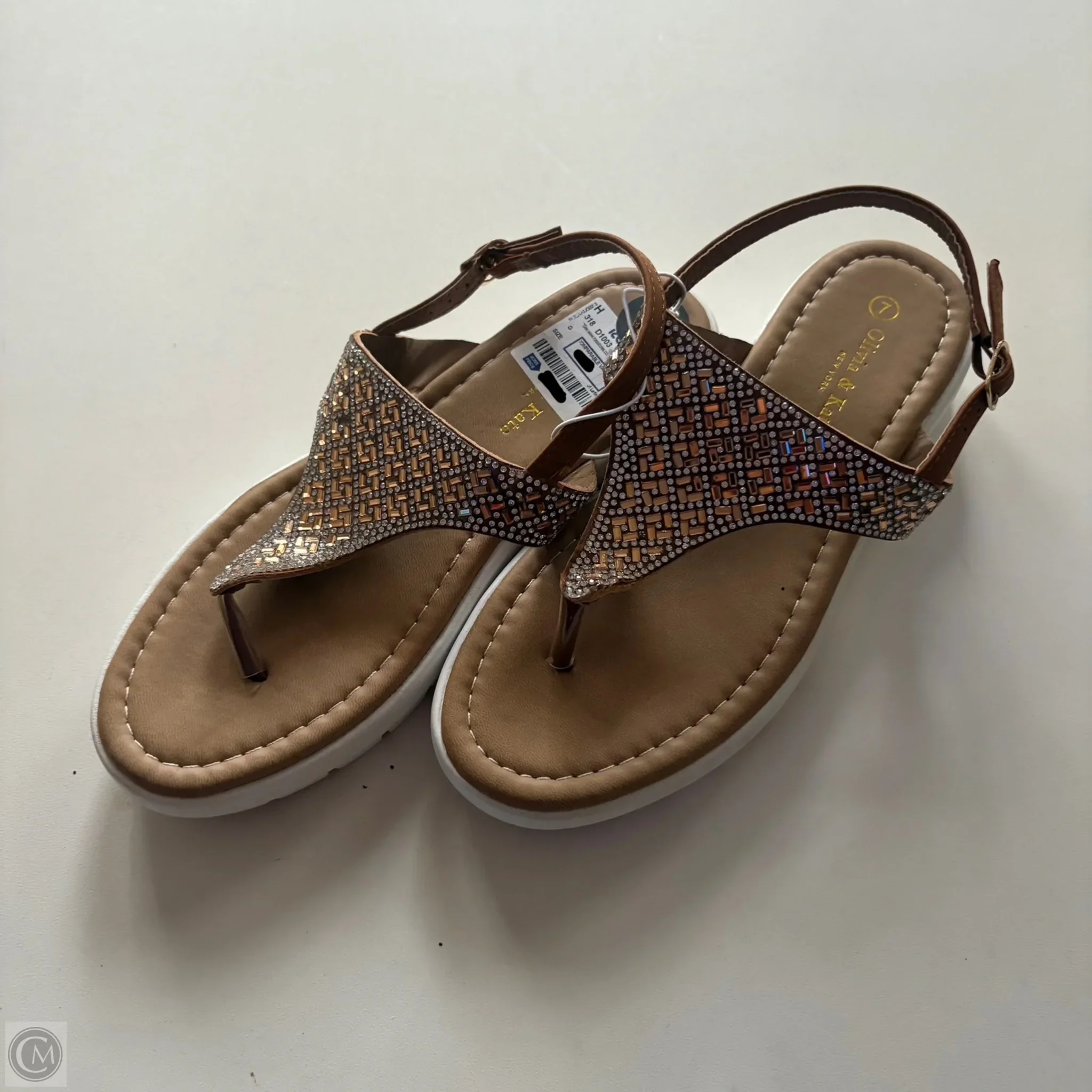 Sandals Flats By olivia and kate In Tan, Size: 7 - Image 1