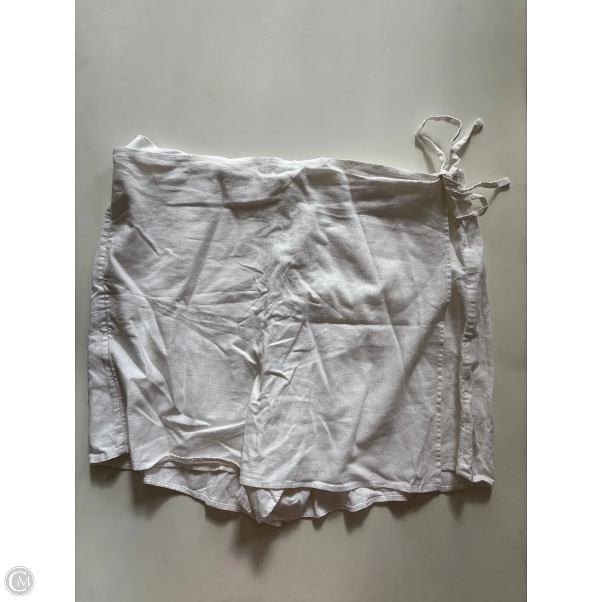 Shorts By Old Navy In White, Size: Xl - Image 1