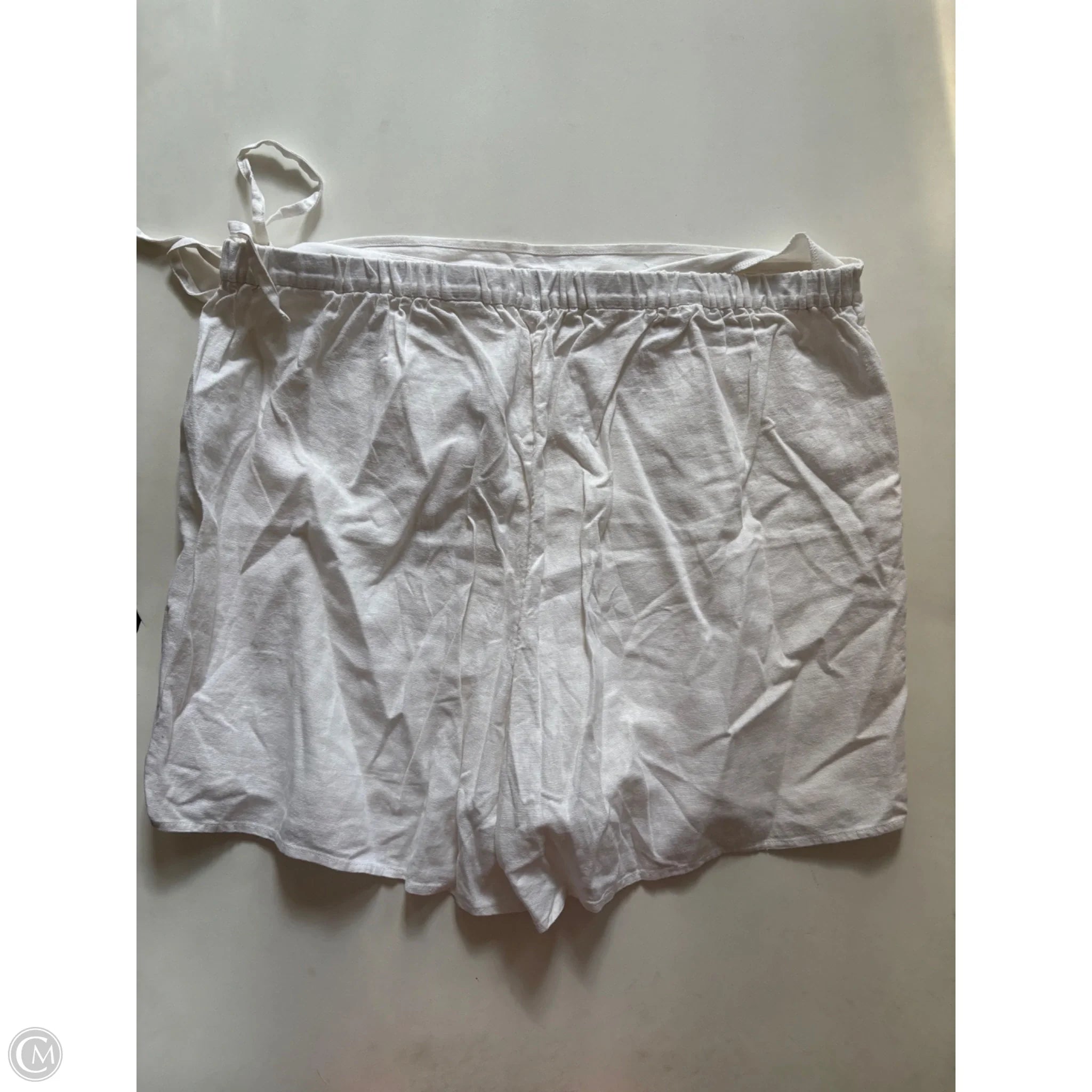 Shorts By Old Navy In White, Size: Xl - Image 2