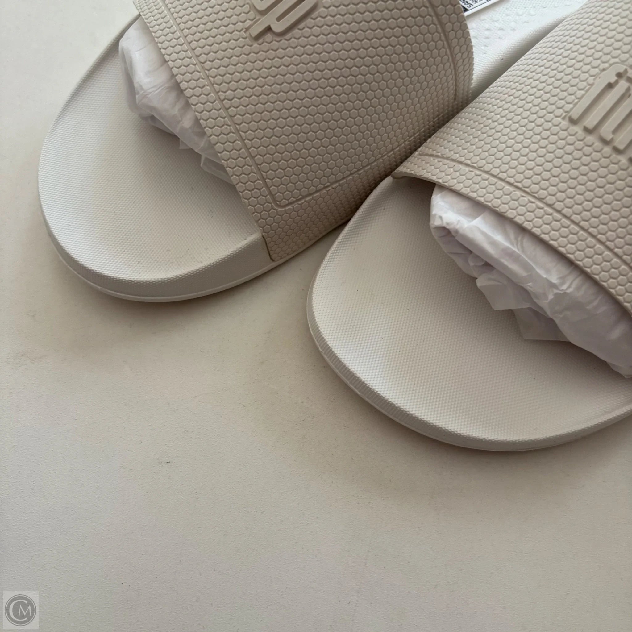 Sandals Flats By Fitflop In White, Size: 8 - Image 3