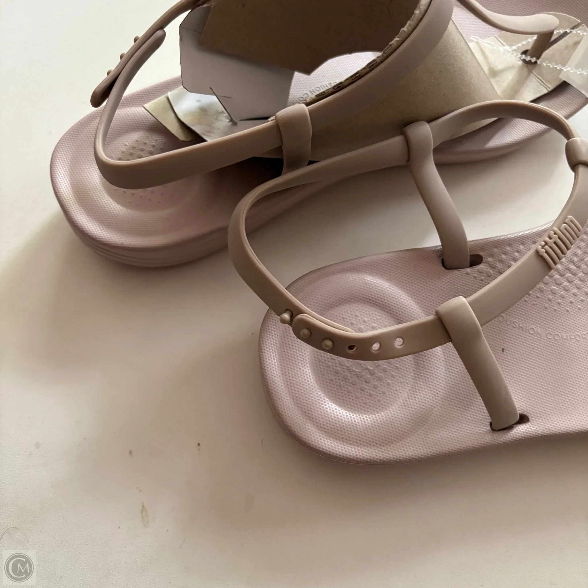 Sandals Flats By Fitflop In Pink, Size: 8 - Image 2