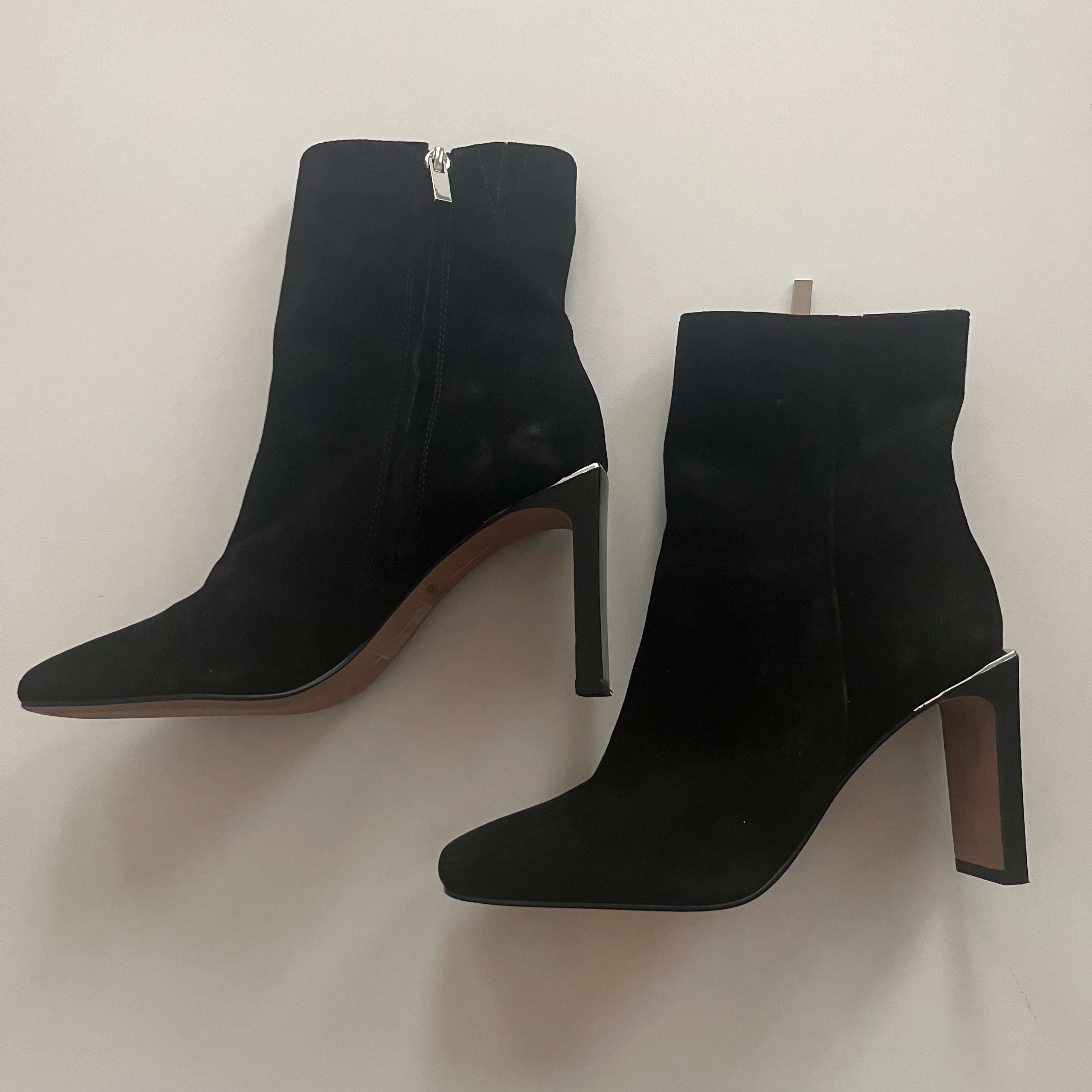 Black Boots Ankle Heels Dolce Vita, Size 6 - Image 2