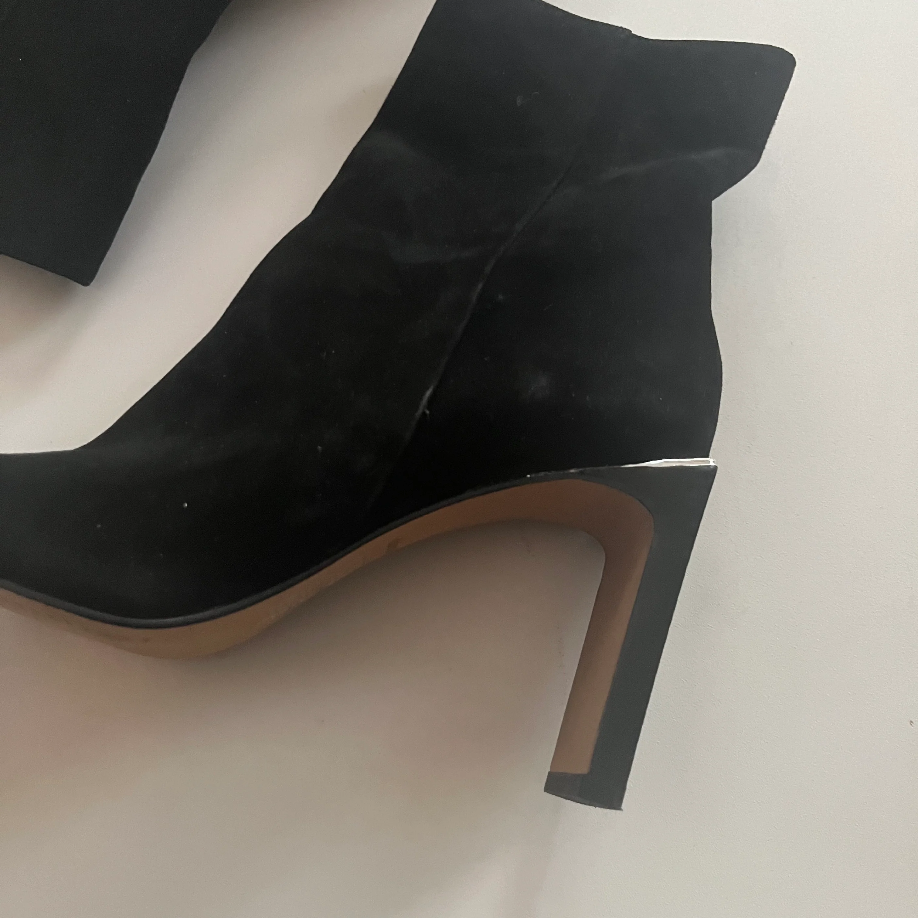 Black Boots Ankle Heels Dolce Vita, Size 6 - Image 3
