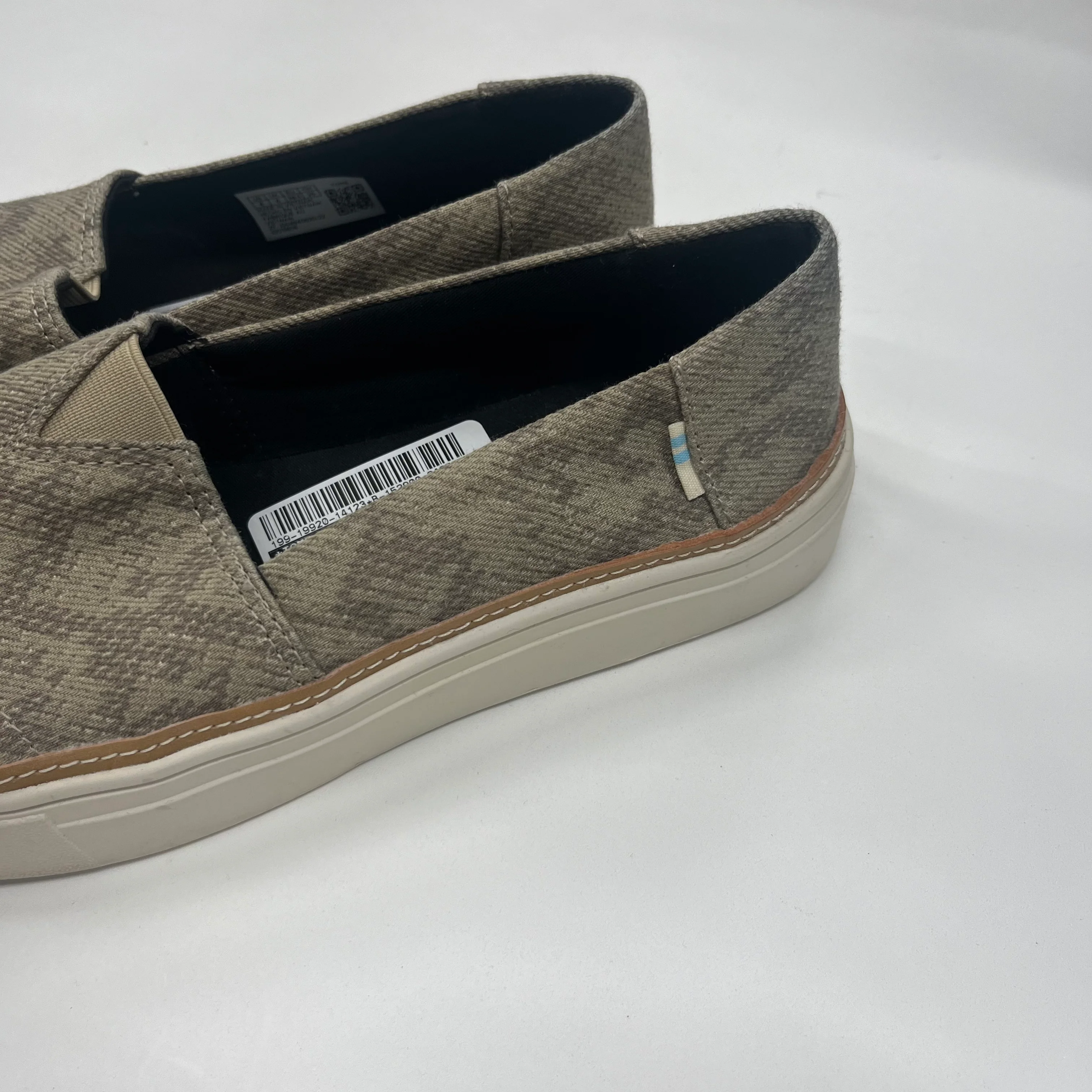 Tan Shoes Flats Loafer Oxford Toms, Size 8 - Image 3
