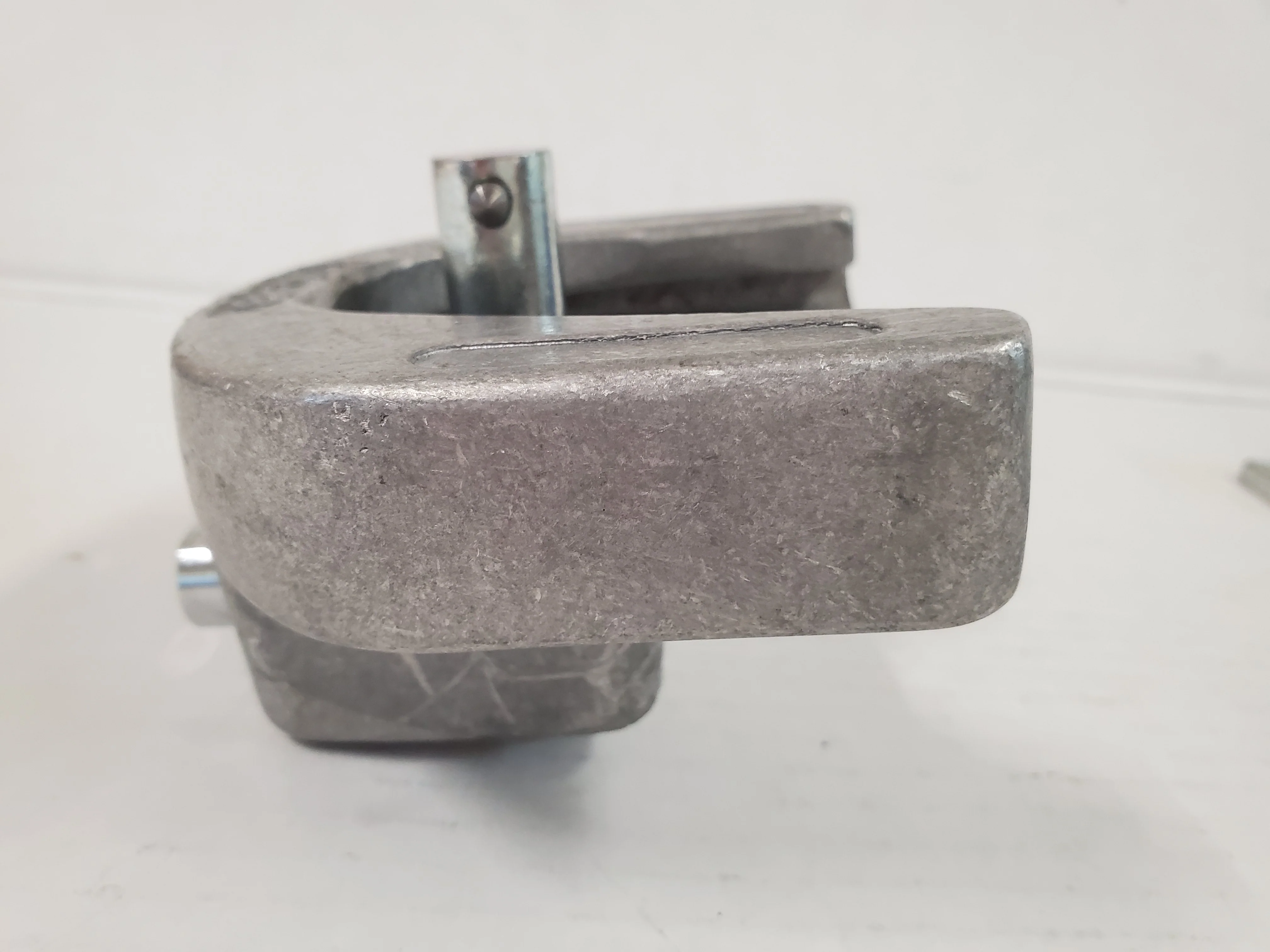Push Button Coupler Lock TL-38 **ONLY 4 LEFT** - Image 2