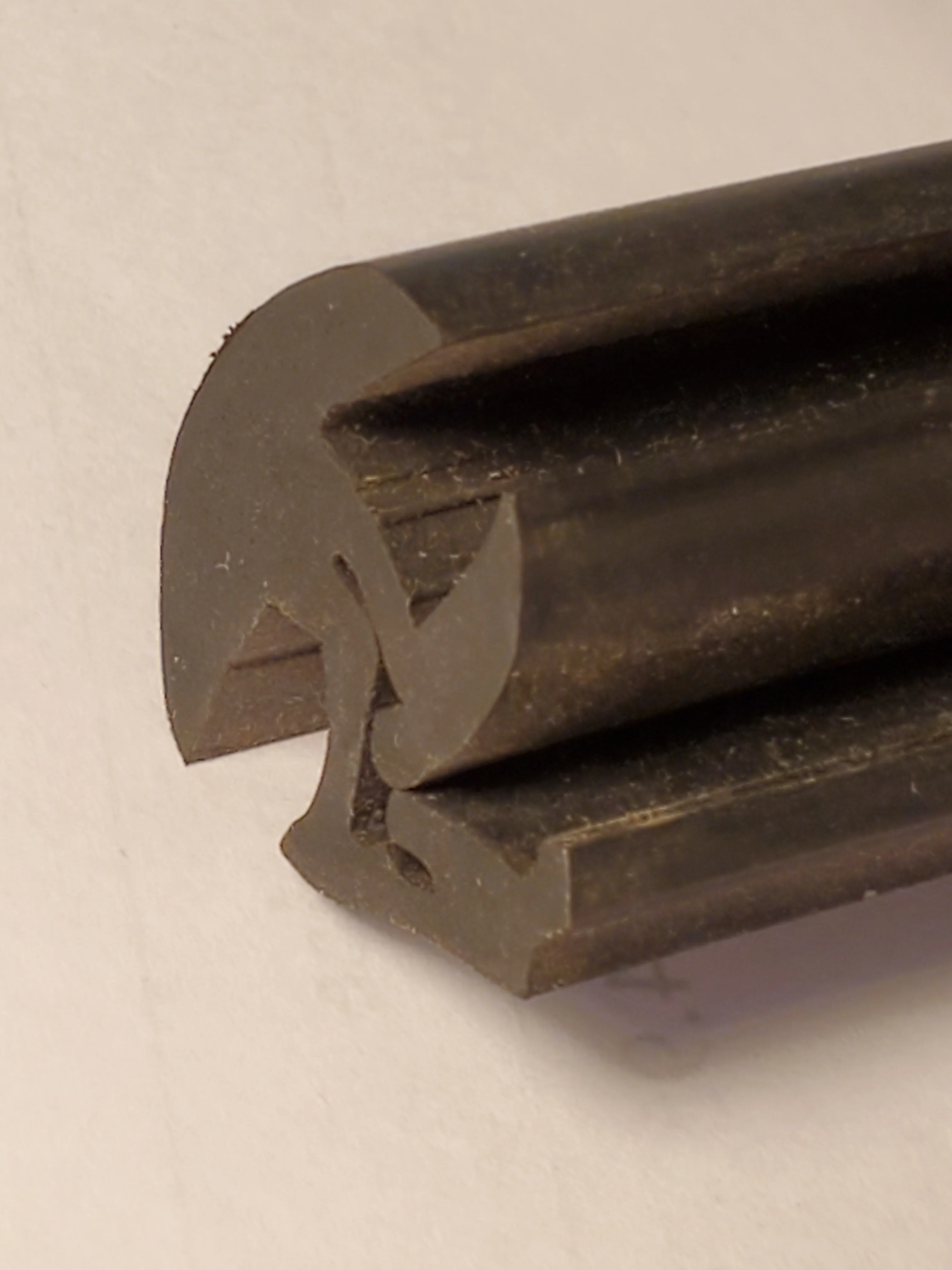 Rubber Window Gasket - sold by the foot - Image 2