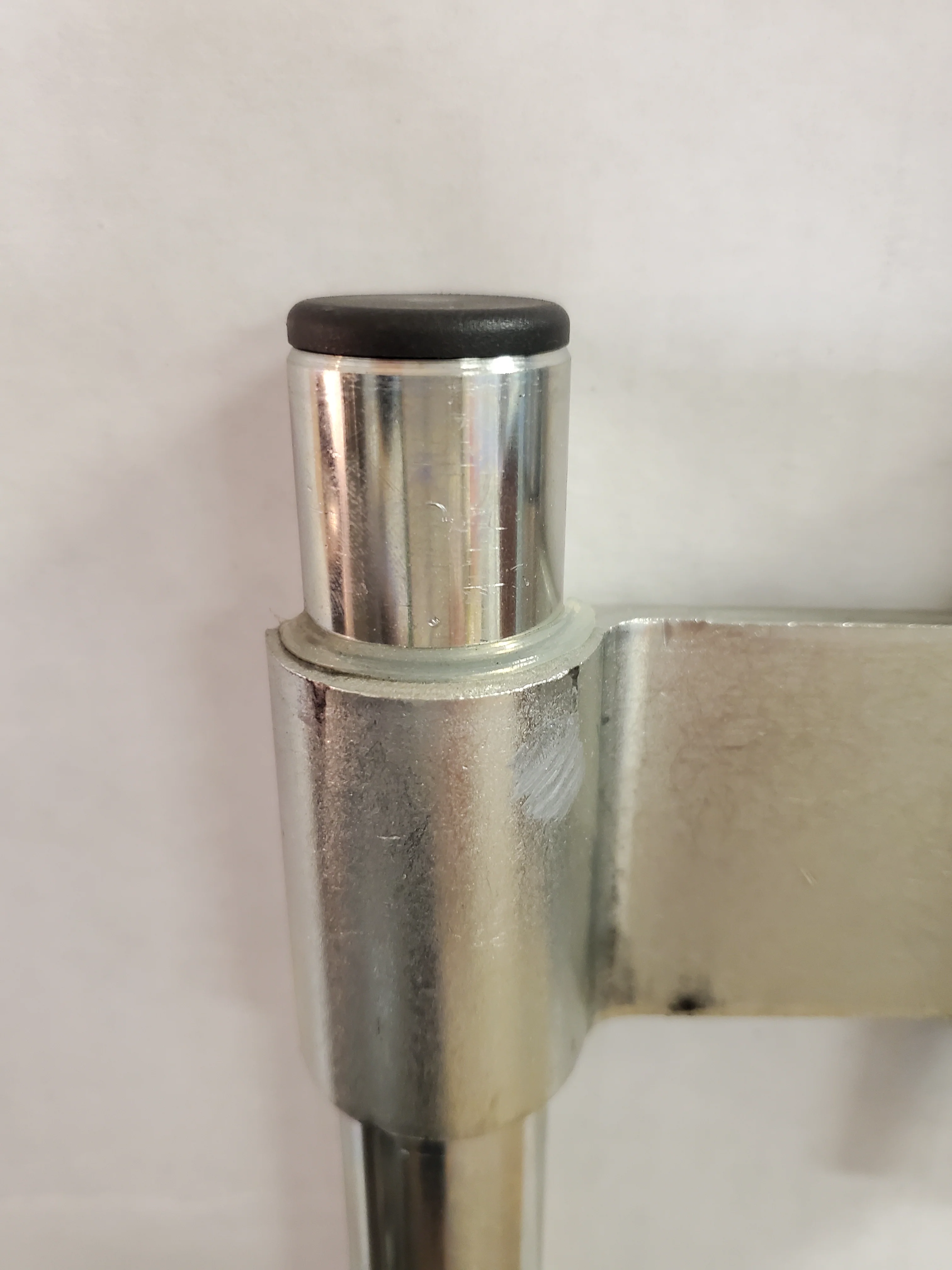 Snap-In Round Plug for 3/4" ID Pipe - Image 2
