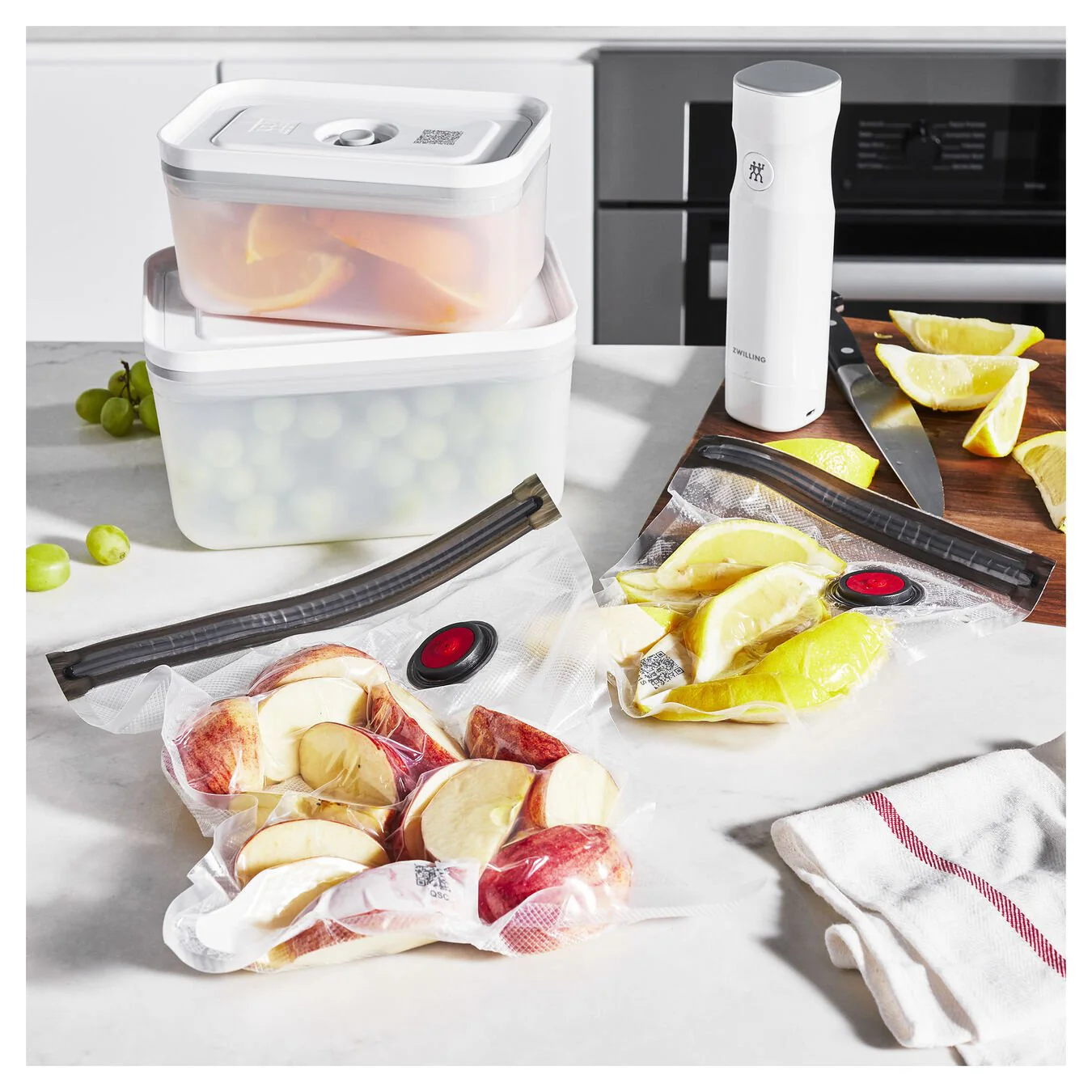 Vacuum Sealer Starter Set with Plastic Containers - Image 1