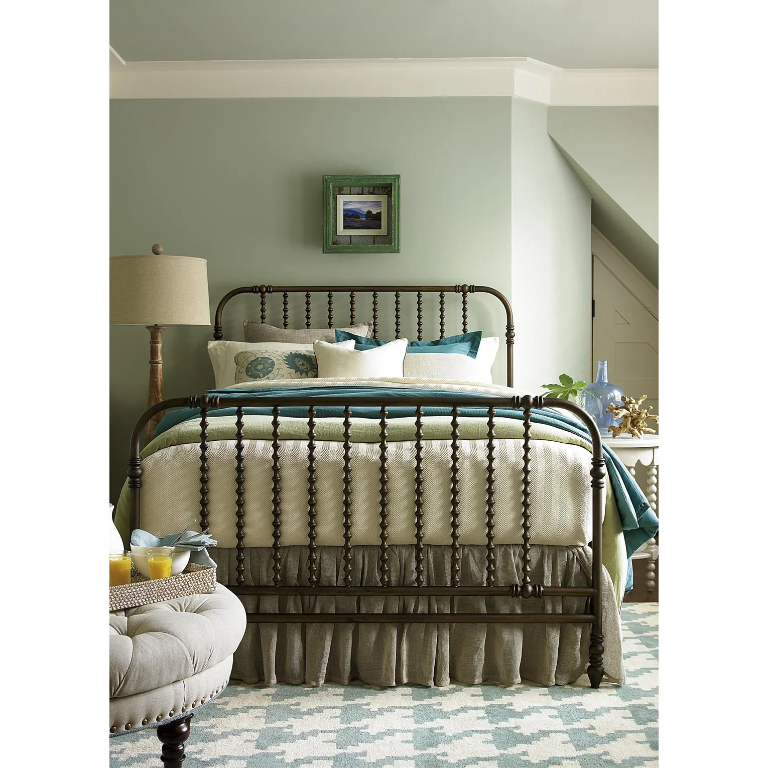 Universal Furniture The Guest Room King Metal Bed 393320 - Image 2