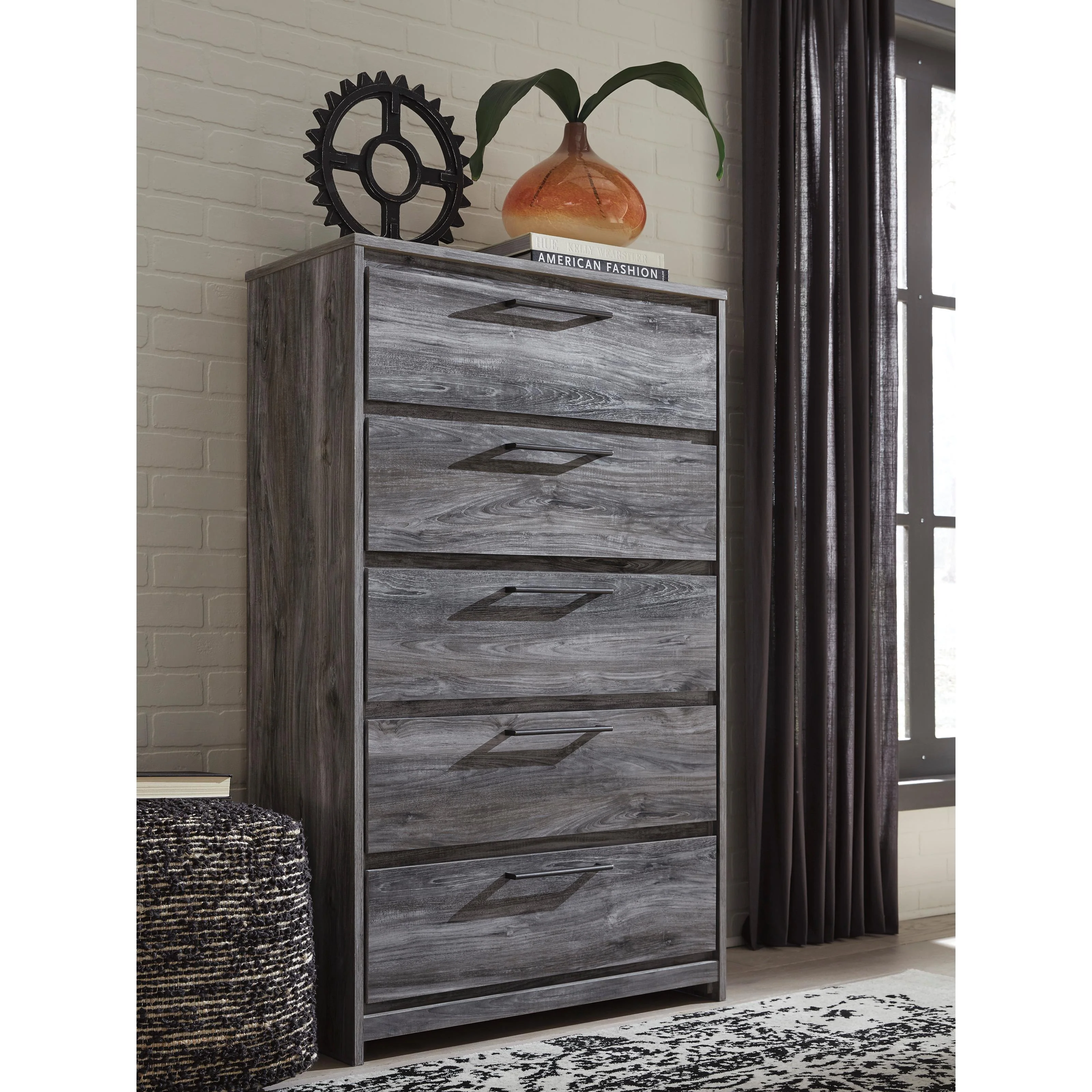 Signature Design by Ashley Baystorm 5-Drawer Chest B221-46 - Image 2